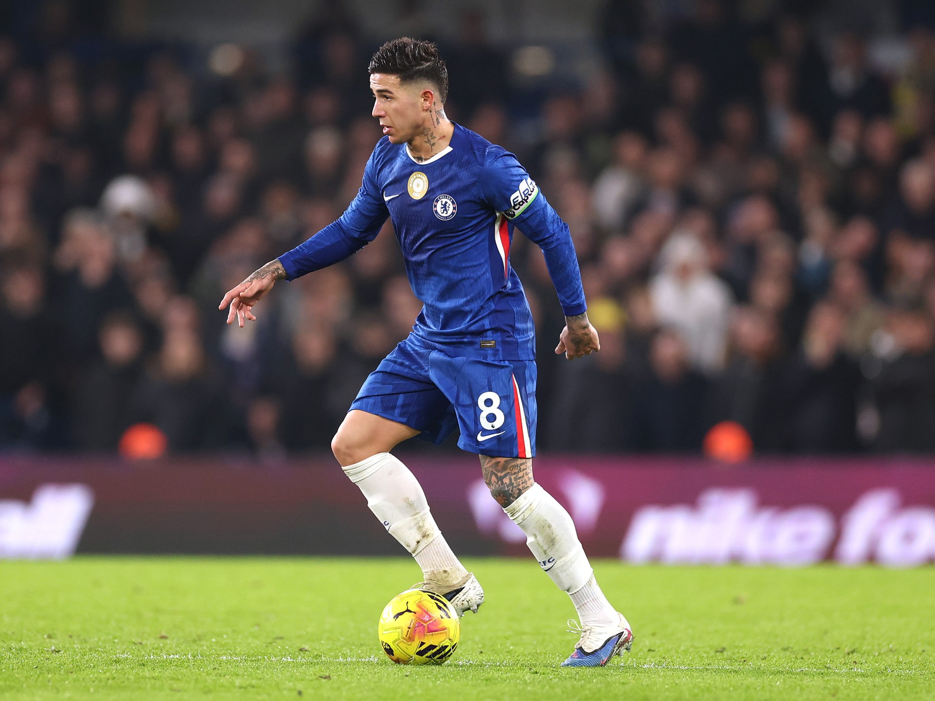 "تجاوز الخطوط الحمراء".. تشيلسي يعاقب نجمه الأرجنتيني فرنانديز