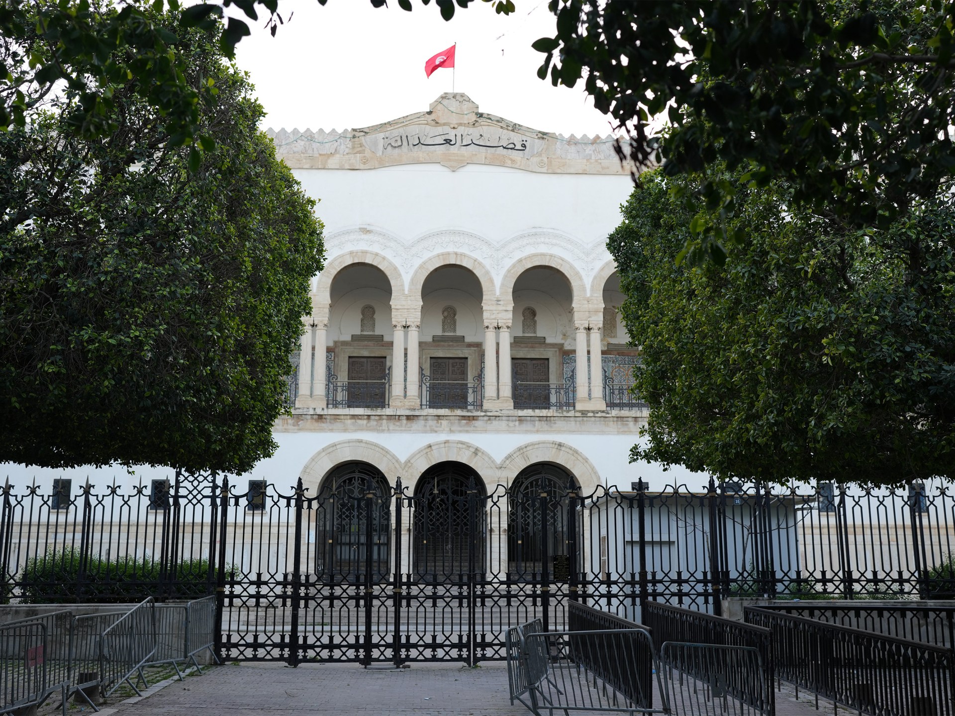 تونس.. من "ربيع ديمقراطي" إلى مشهد مثقل بالأحكام