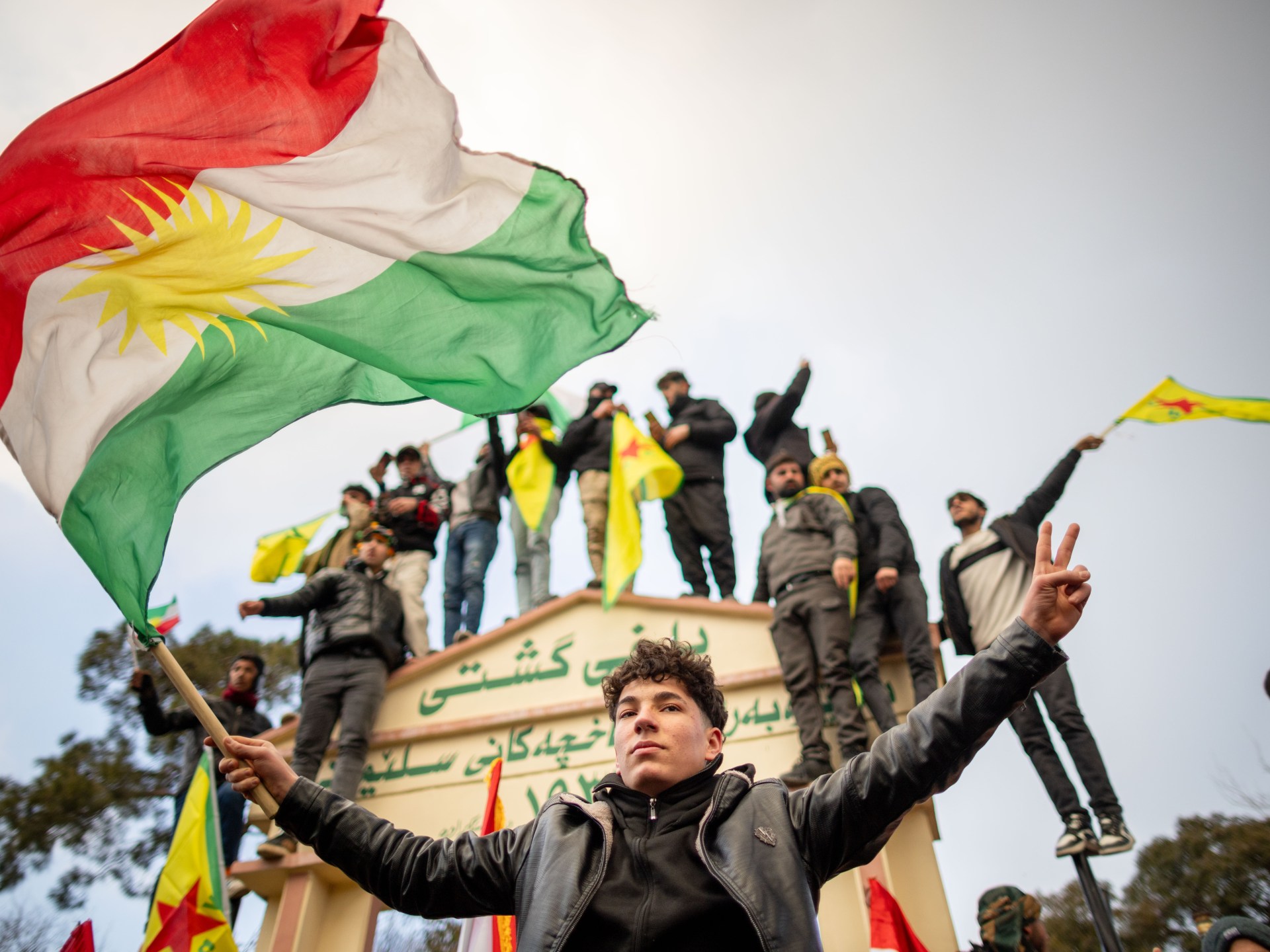 خبراء: الأكراد ورقة محروقة لا يستطيع ترمب توظيفها بالحرب