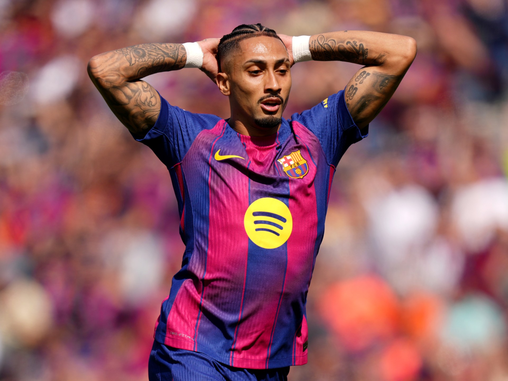 تعرضنا للسرقة.. رافينيا ينفجر غضبا بعد إقصاء برشلونة أمام أتلتيكو