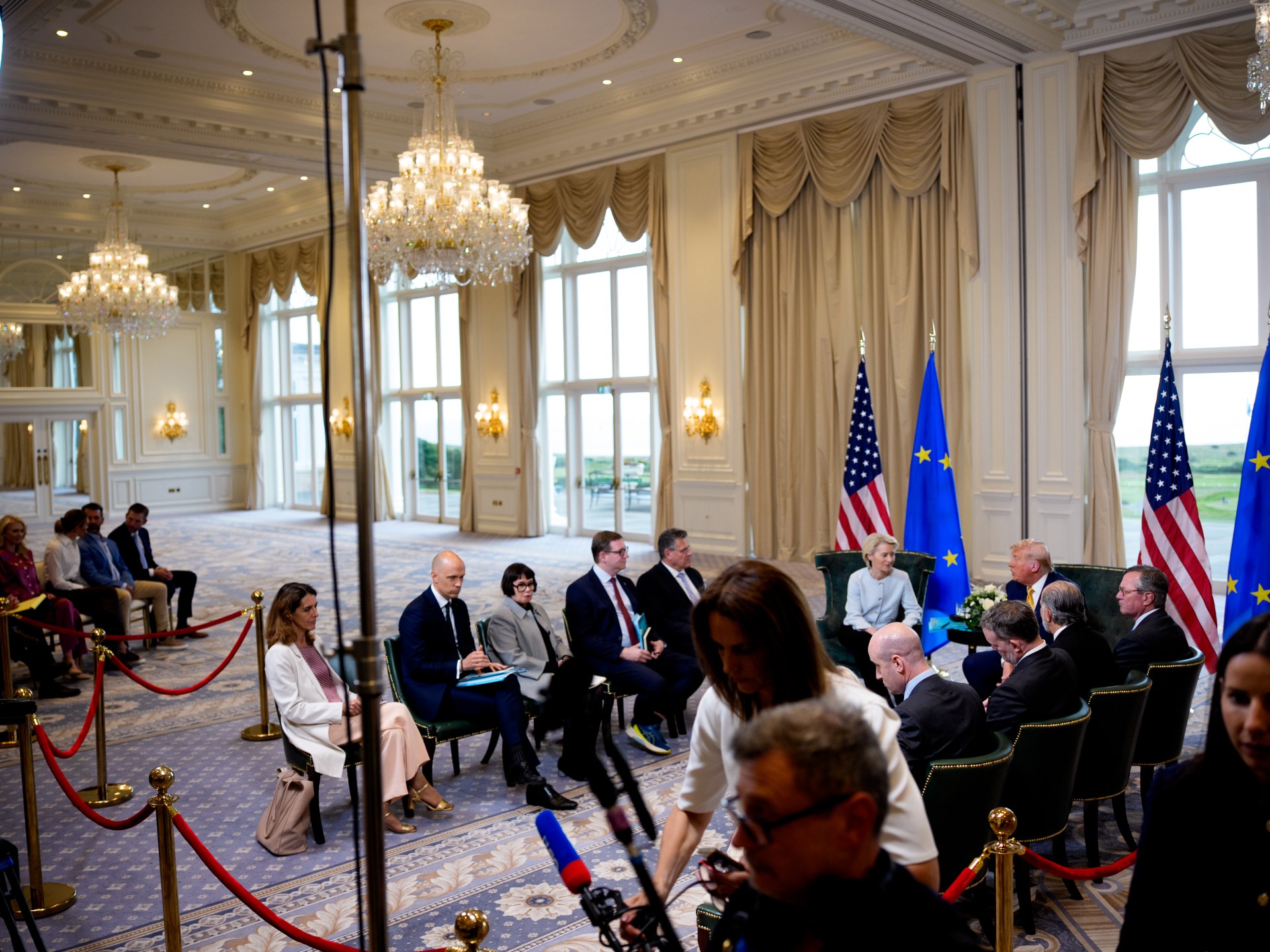 بوليتيكو: العالم يتجه نحو عصر ما بعد الهيمنة الأمريكية