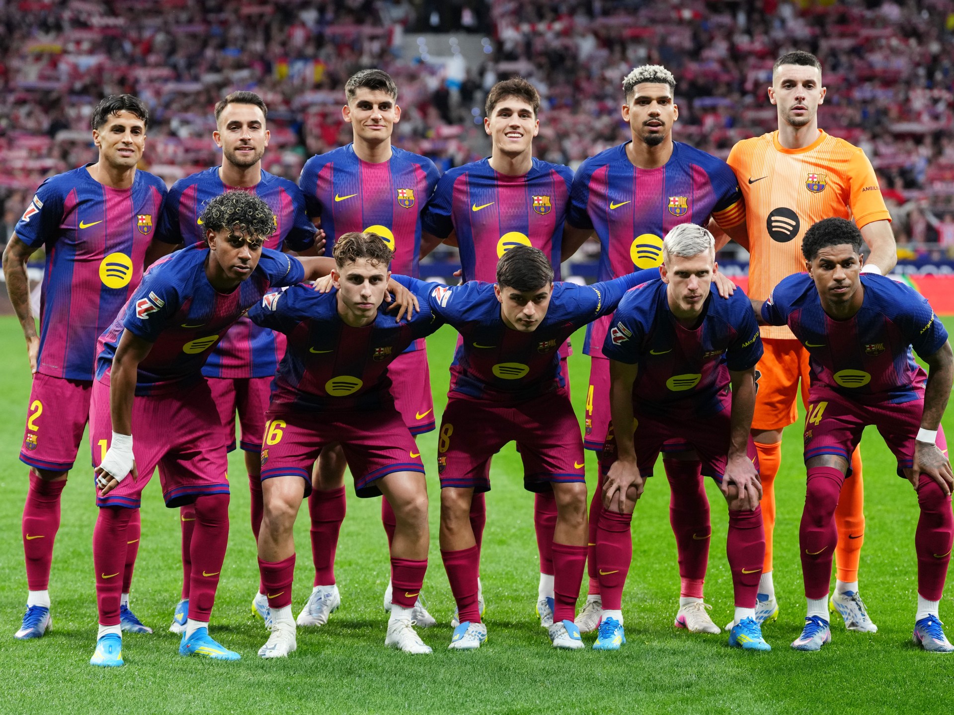 أندية الـ100 نقطة في أوروبا.. هل يكرر برشلونة الإنجاز التاريخي؟