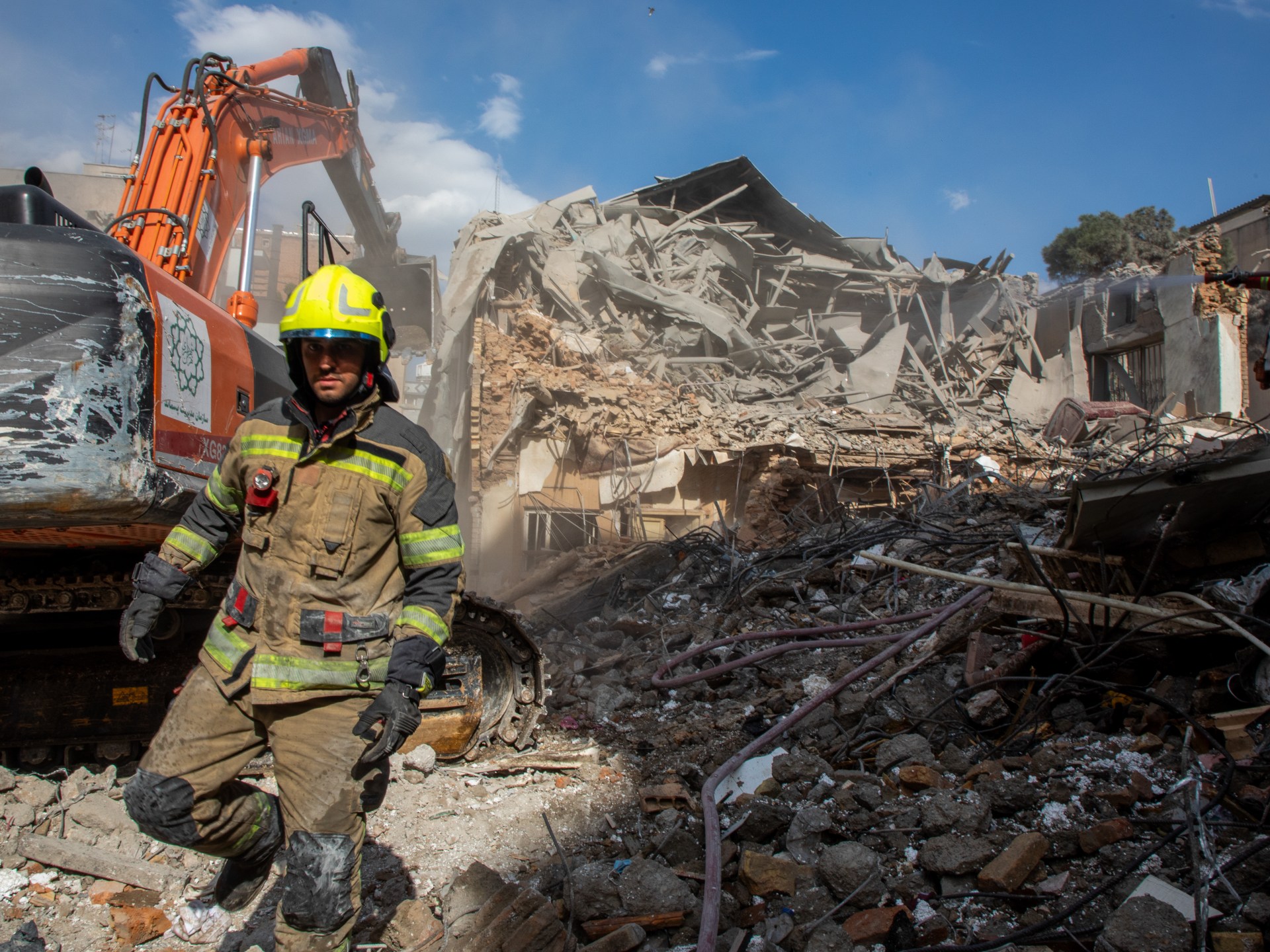 نتنياهو يعلن ضرب جسور وسكك حديد في إيران قبل انتهاء مهلة ترمب