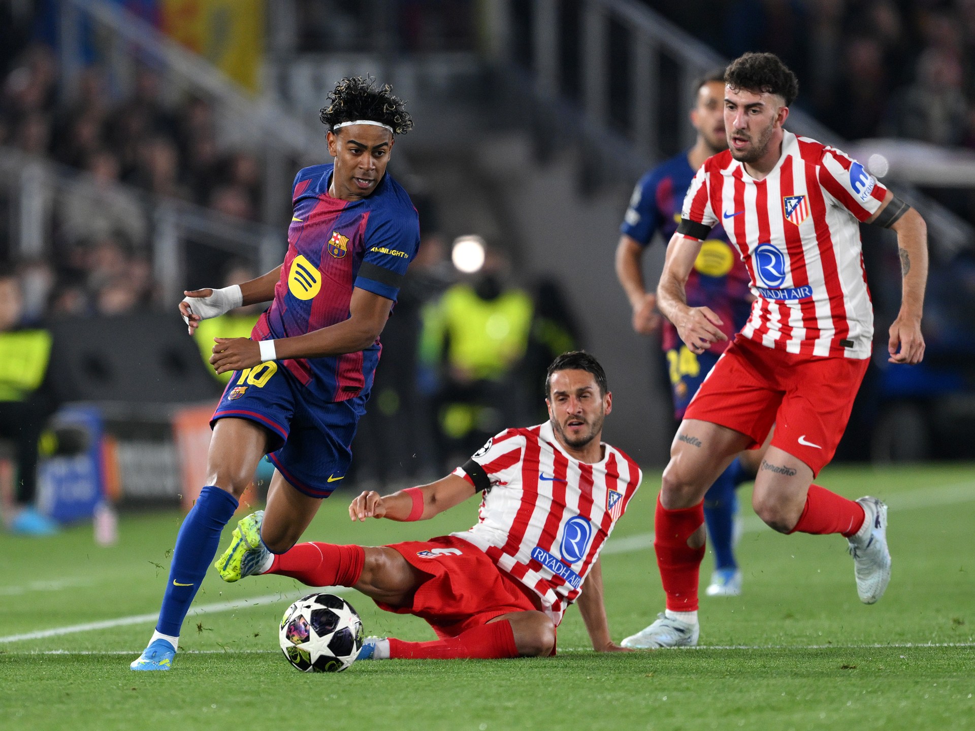 هتافات مسيئة للإسلام تسبق مواجهة برشلونة وأتلتيكو مدريد بدوري الأبطال