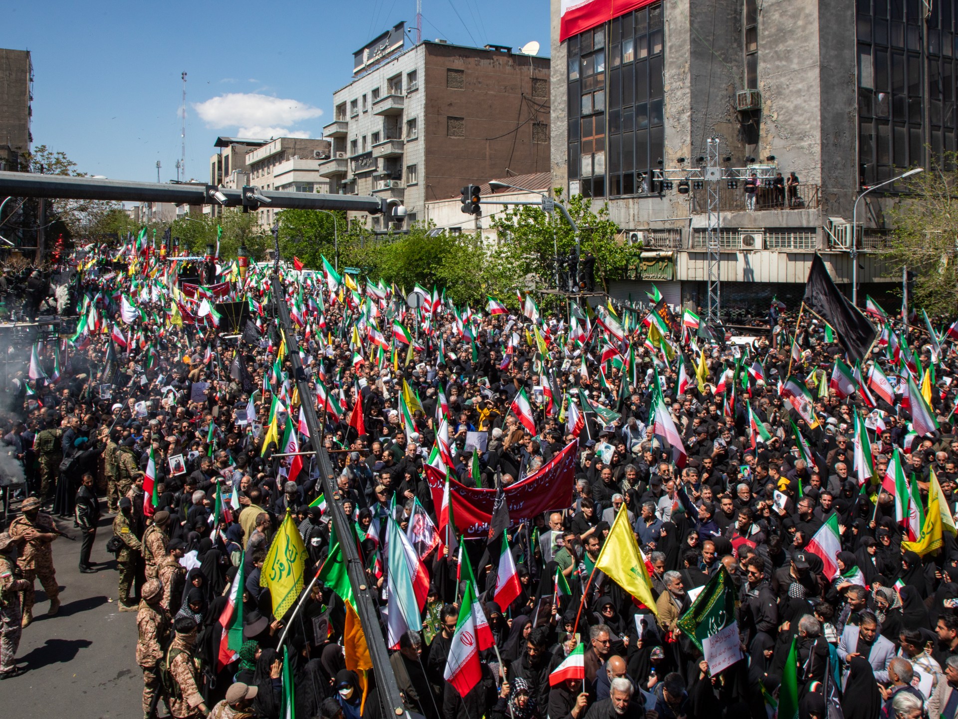 حشود كبيرة في طهران لإحياء أربعينية علي خامنئي