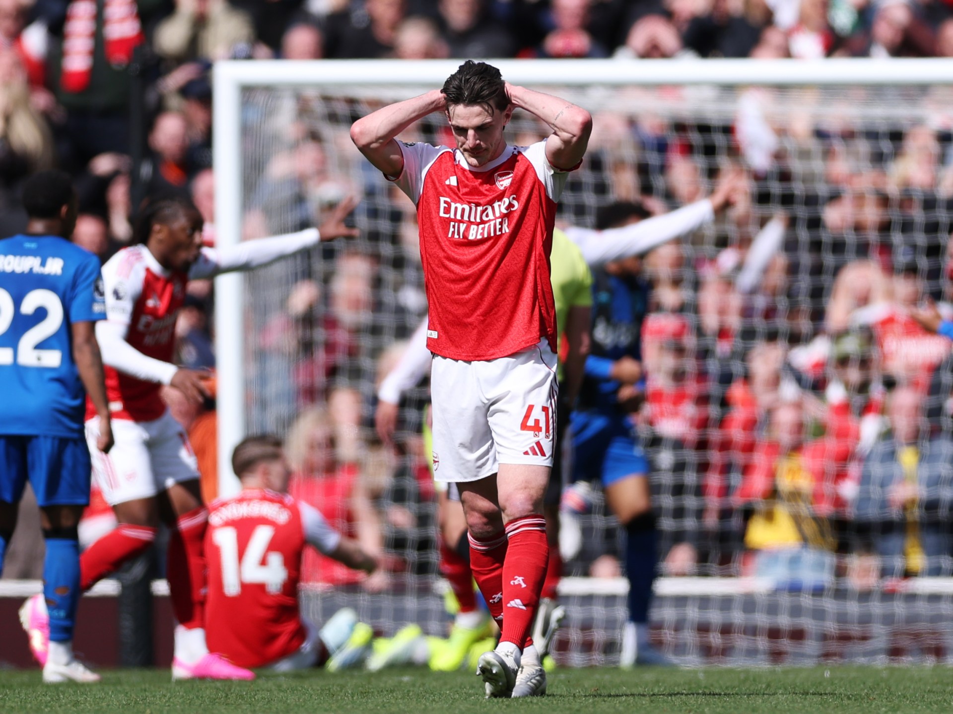 بورنموث يباغت أرسنال ويعقد مهمته في الفوز بلقب البريميرليغ