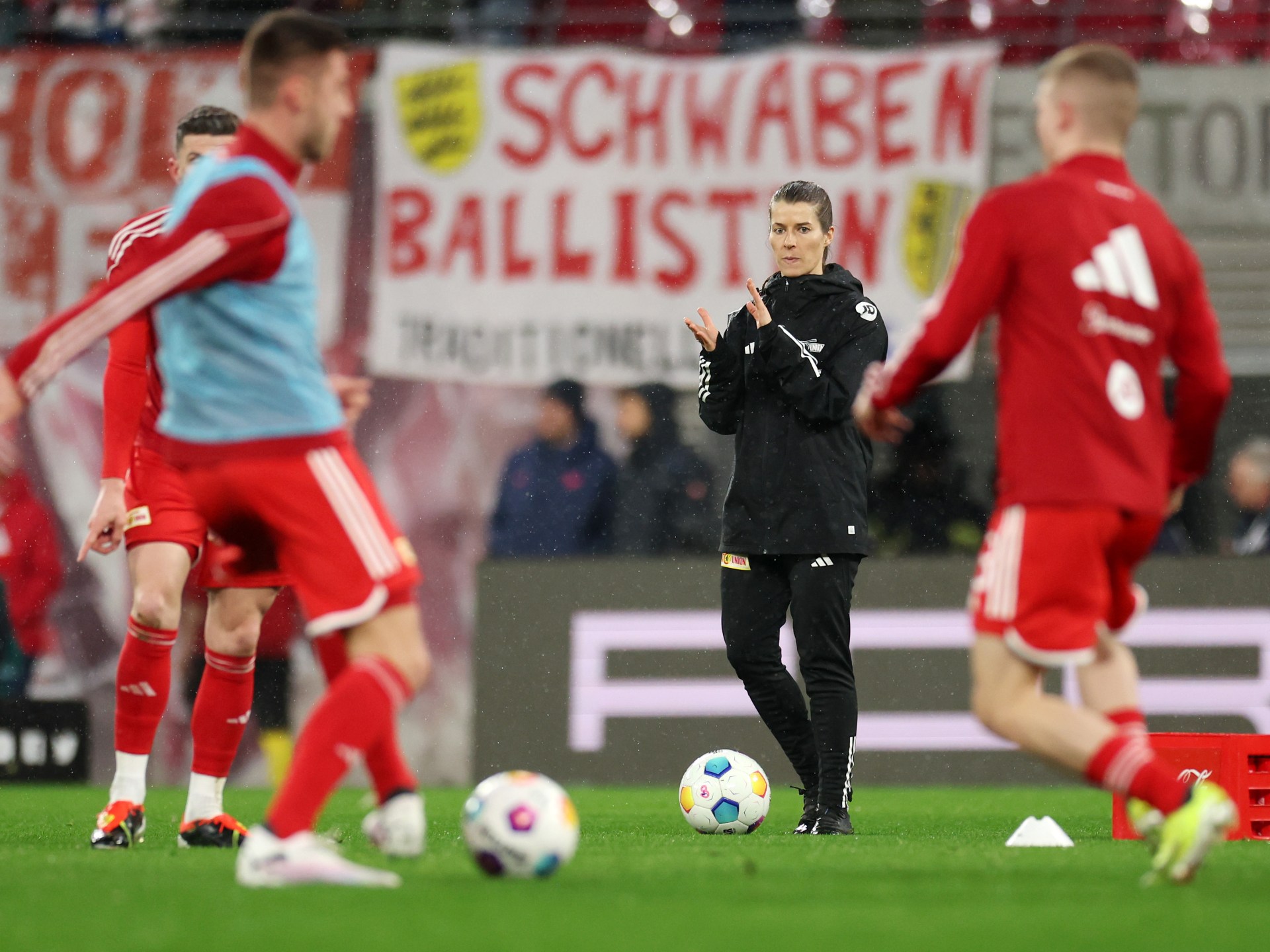 للمرة الأولى.. سيدة تدير فريق رجال في أحد الدوريات الخمسة الكبرى