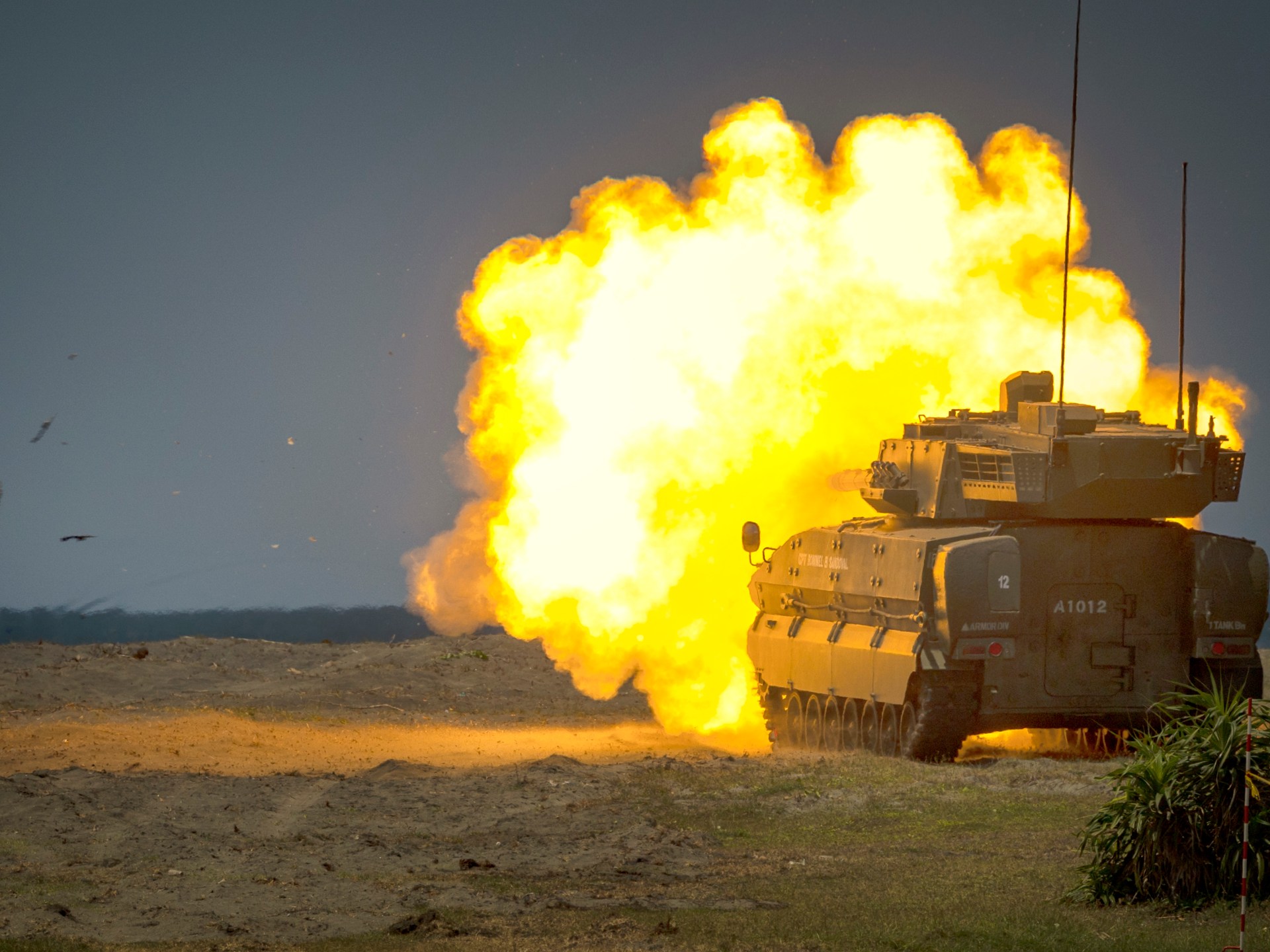 مناورات مشتركة بين واشنطن وطوكيو ومانيلا وبكين تحذر من "اللعب بالنار"