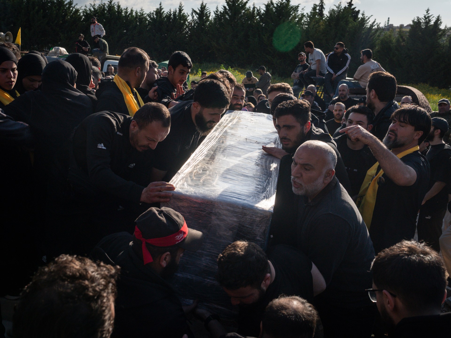 رغم الهدنة.. قتيل ومصابون بغارة إسرائيلية شرقي لبنان