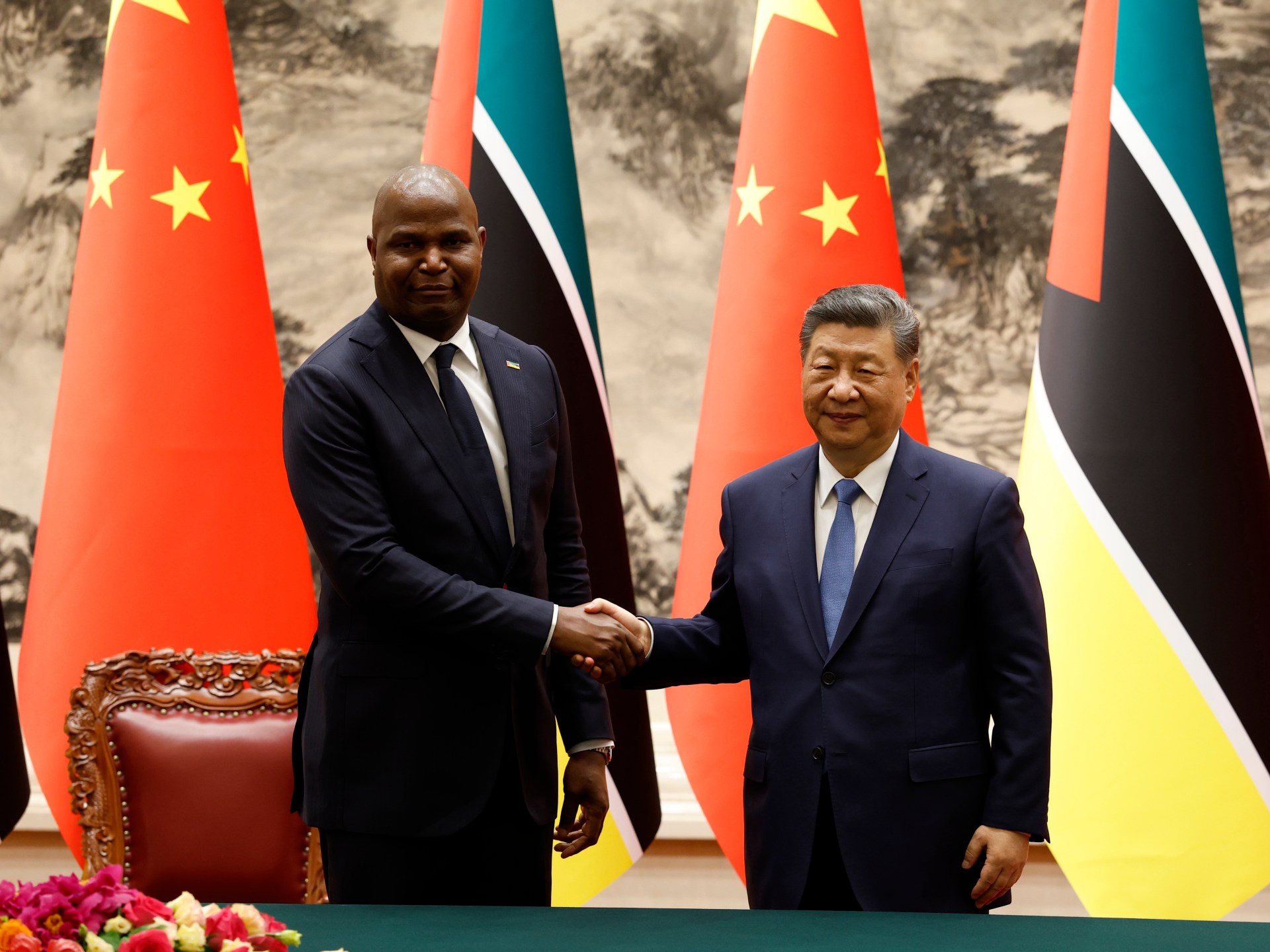 رئيس موزمبيق يتوّج زيارته للصين برفع العلاقات إلى "مجتمع مصير مشترك"