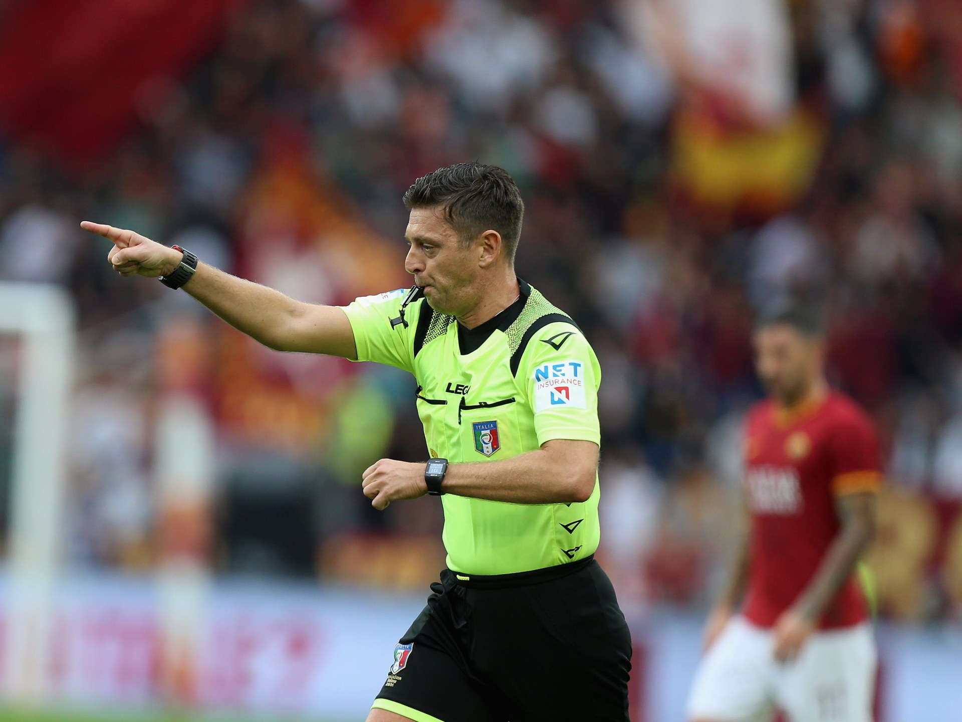 تنحي مسؤول تعيين الحكام في إيطاليا بعد اتهامه بالاحتيال الرياضي