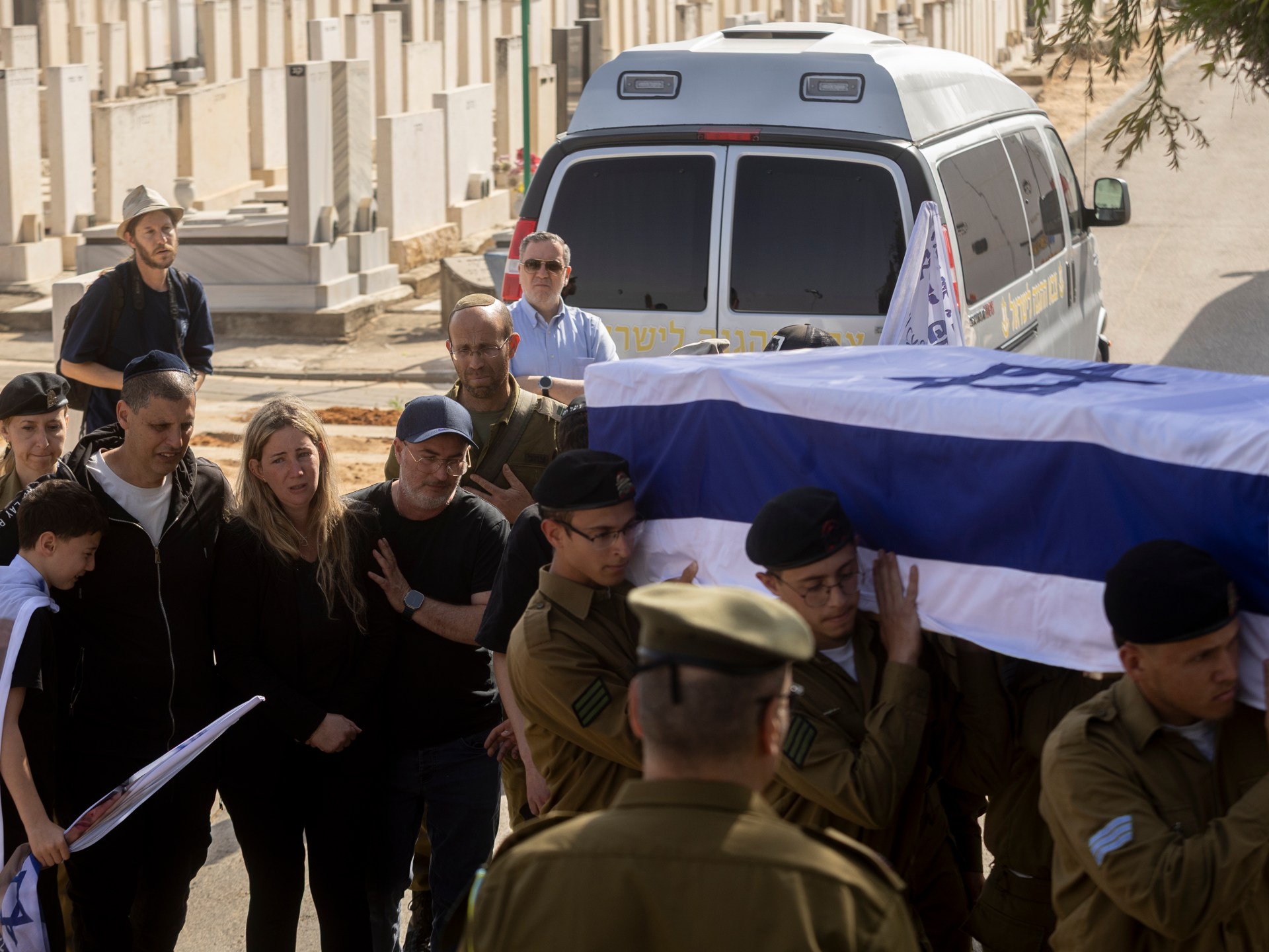 صحف عالمية: حرب إيران تربك صادرات السلاح الأمريكية وإسرائيل تغرق في لبنان