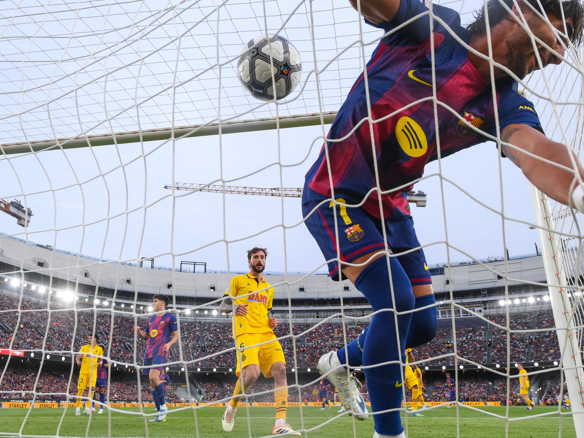 متى يمكن لبرشلونة حسم لقب الدوري الإسباني؟