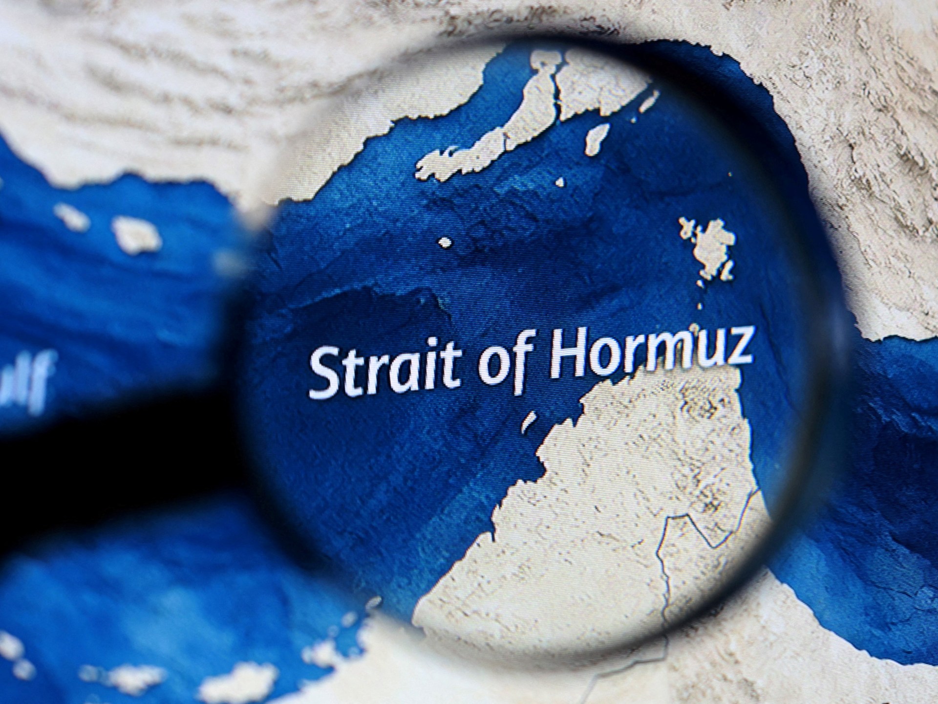 كاتب روسي: الغرب يمارس قرصنة بحرية لإضعافنا وهذا ما علينا فعله