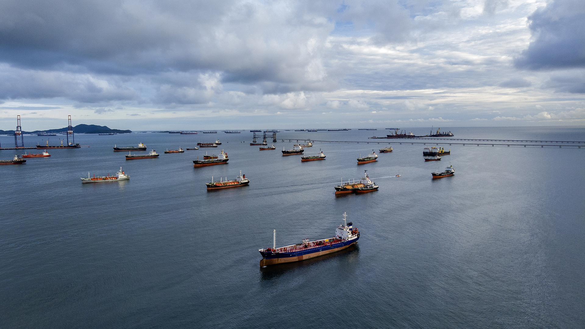 هدنة في حقل ألغام.. هل تنجح المفاوضات في إعادة هندسة السيطرة والأمن بالخليج؟