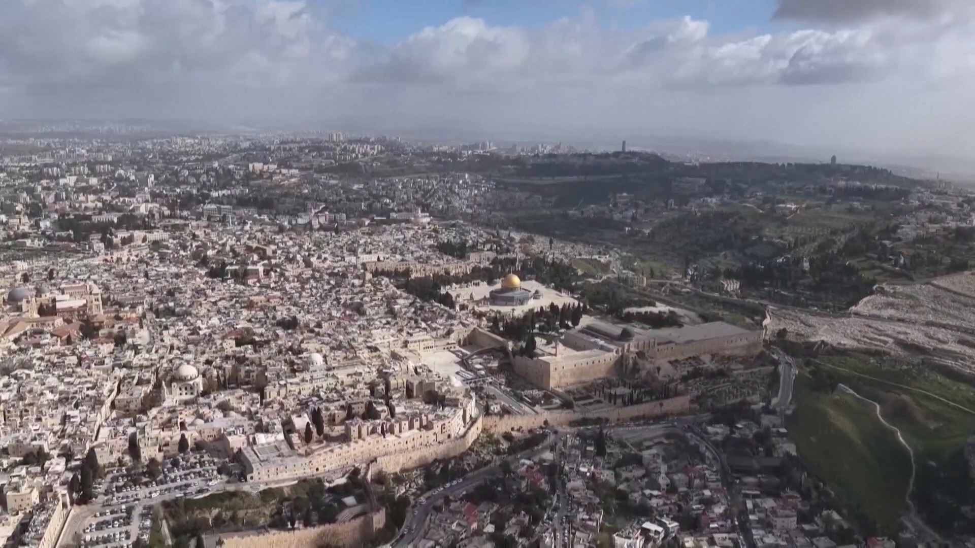 سلطات الاحتلال تواصل إغلاق كنيسة القيامة حتى في عيد الفصح