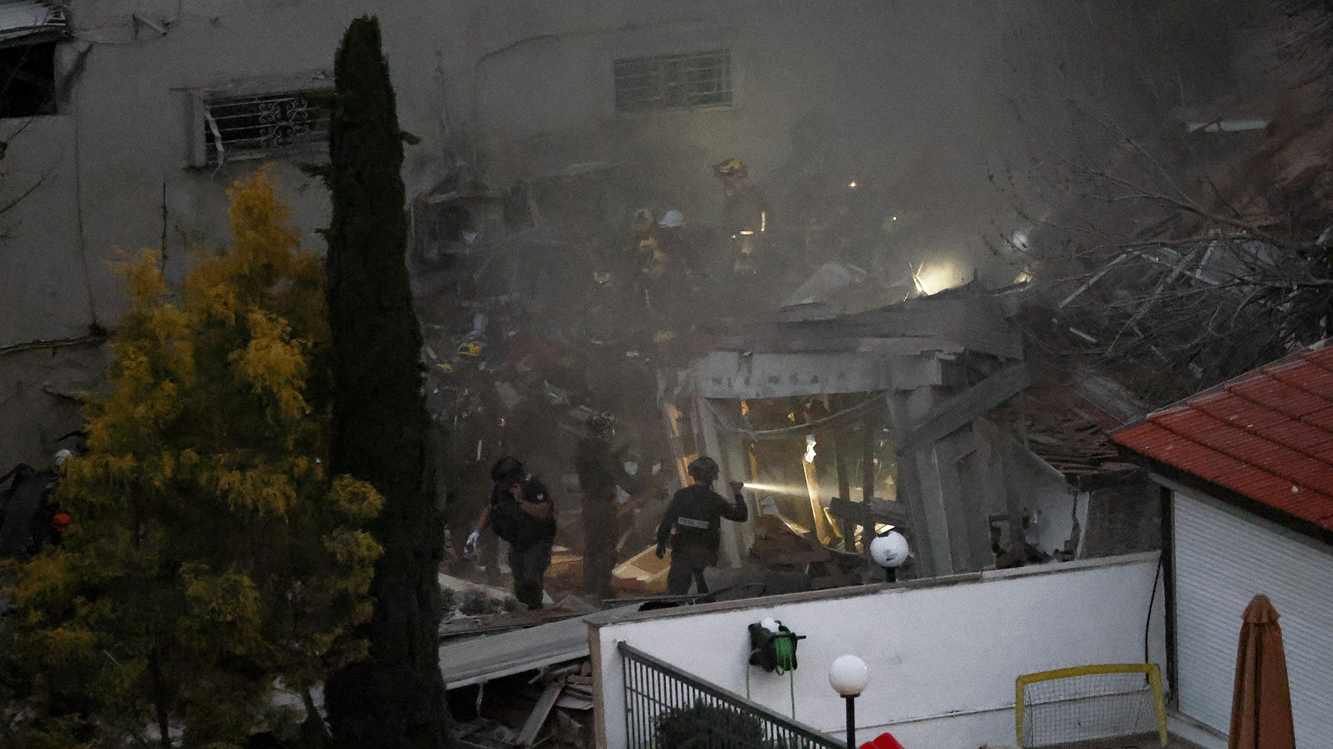 إيران تصعّد هجماتها على إسرائيل.. هل بدأ سباق أبواب الجحيم؟