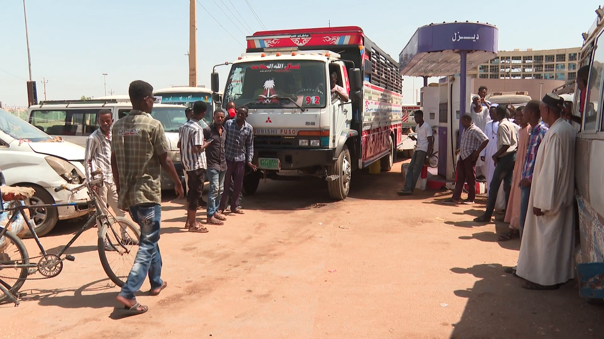 ارتفعت 3 أضعاف بعد الحرب.. أسعار الوقود تخنق معيشة المواطن السوداني