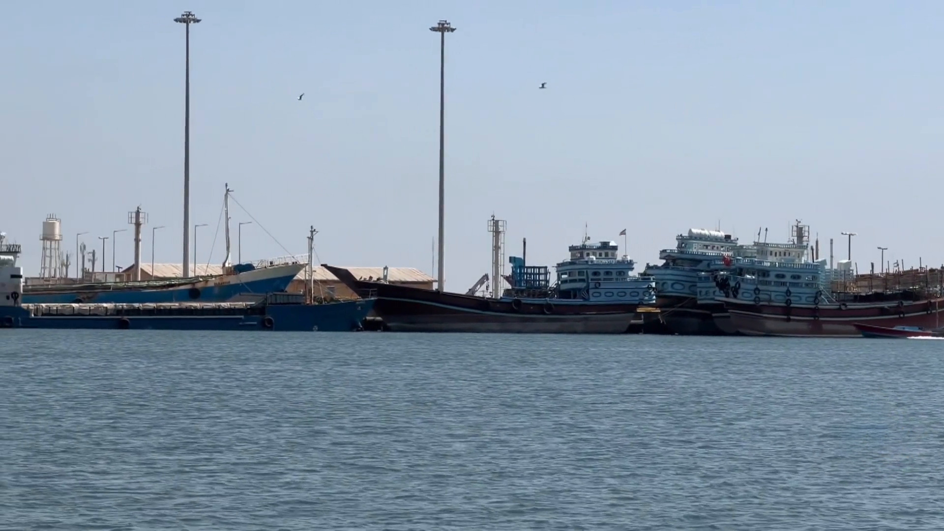 كيف يؤثر إغلاق مضيق هرمز على تصدير النفط العراقي عبر مياه الخليج؟