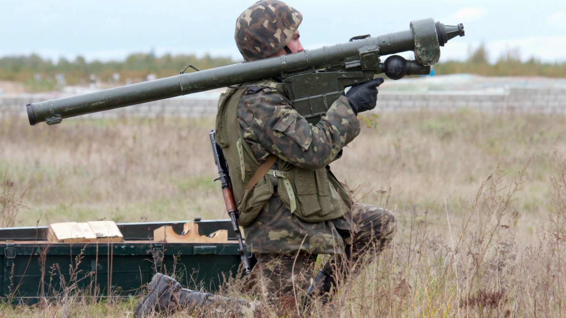 جدل بشأن شحنات صواريخ صينية محمولة على الكتف لإيران