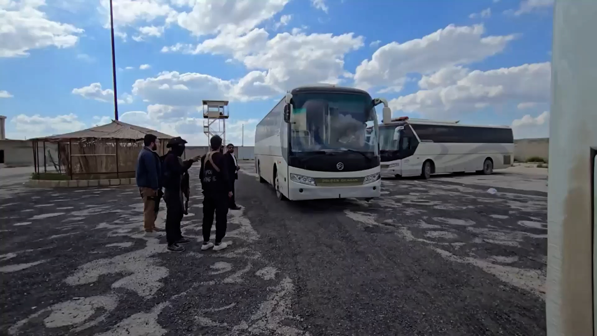 "كنت ضمن الكوماندوز".. شهادات وصور لتبادل معتقلين بين دمشق وقسد