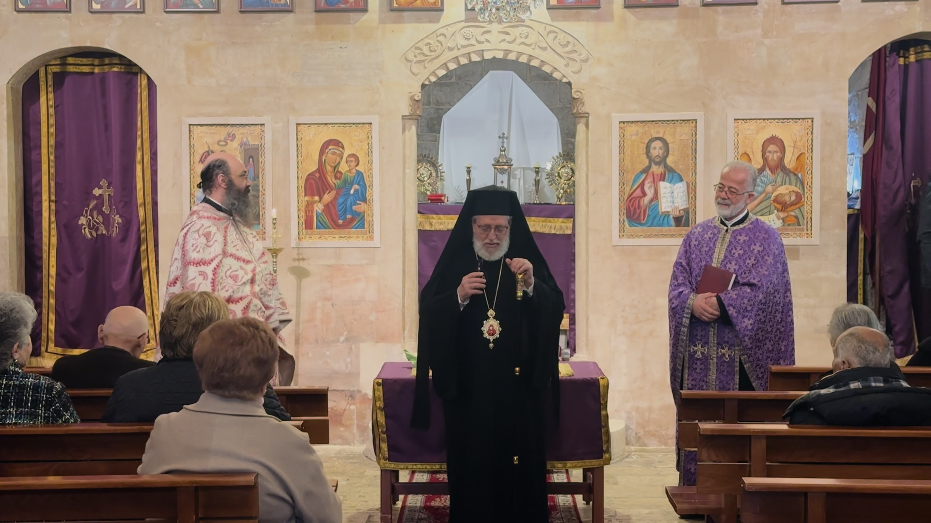 طقوس على وقع القصف والخوف.. هكذا احتفل جنوب لبنان بعيد الفصح