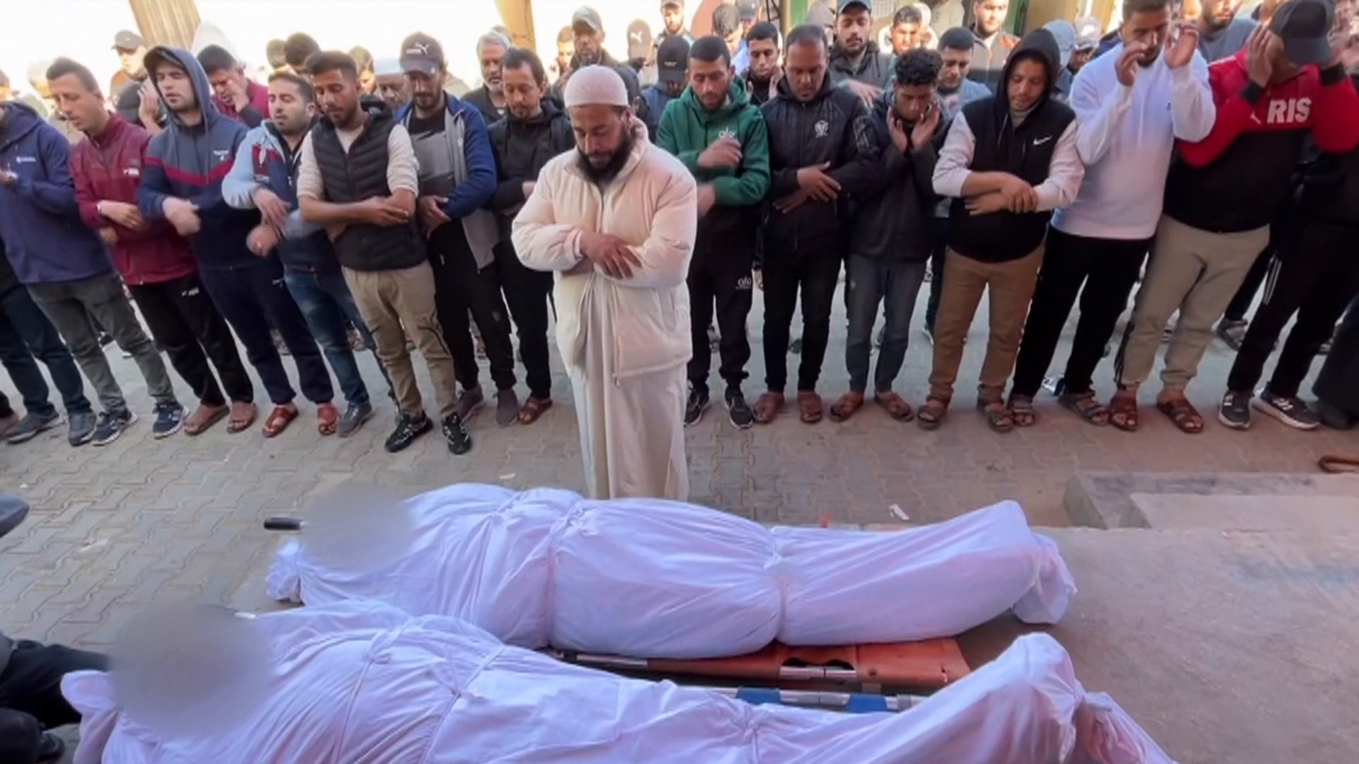 جرحى بغارة على مقهى في مدينة غزة وتصعيد إسرائيلي متواصل