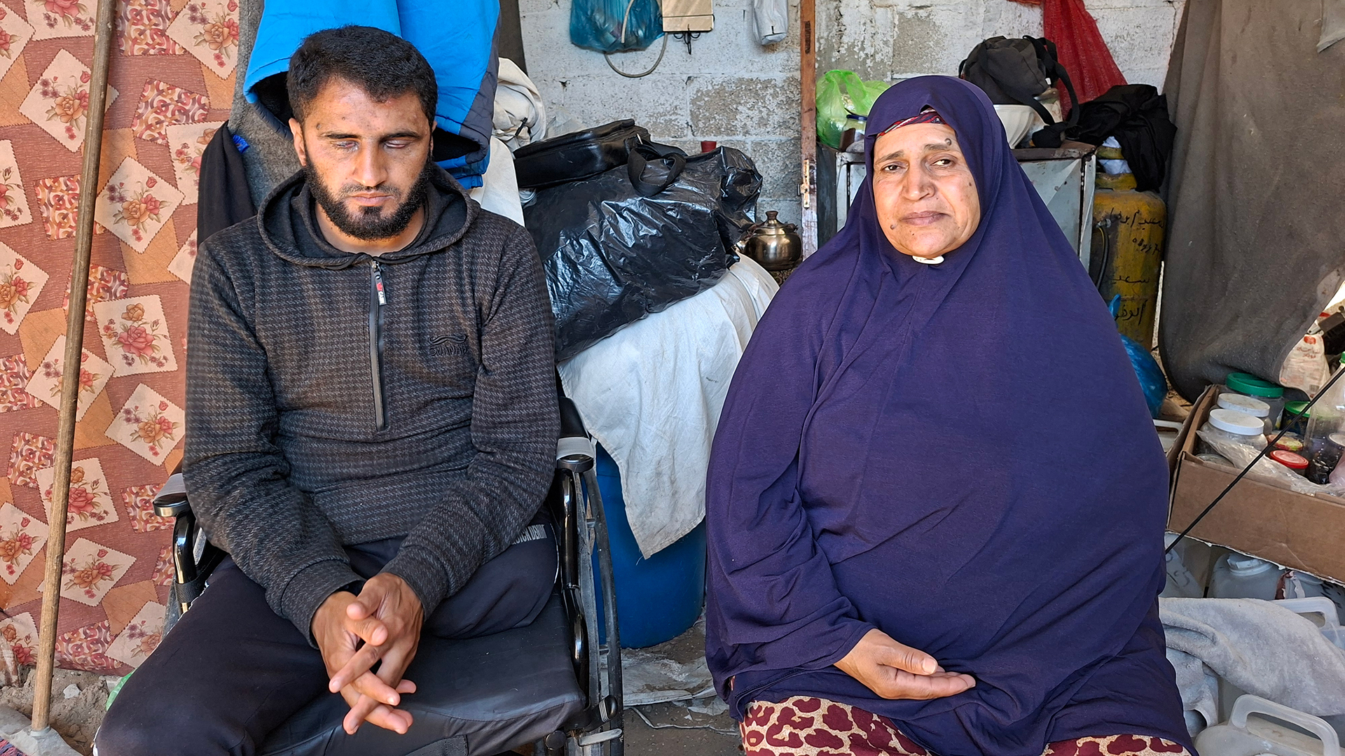 محنة الأسير محمود.. صاروخ بتر قدمه وضابط أطفأ نظره بكرسي من حديد