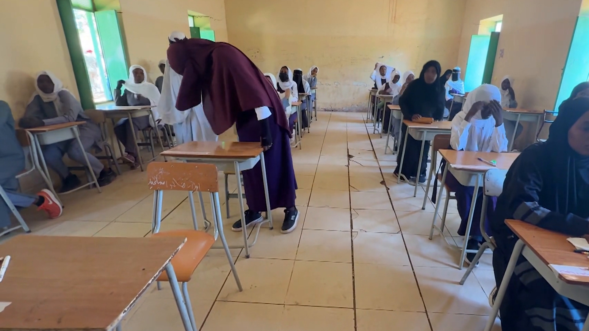 للعام الثالث.. هكذا تبدد الحرب أحلام مئات الآلاف من طلاب السودان