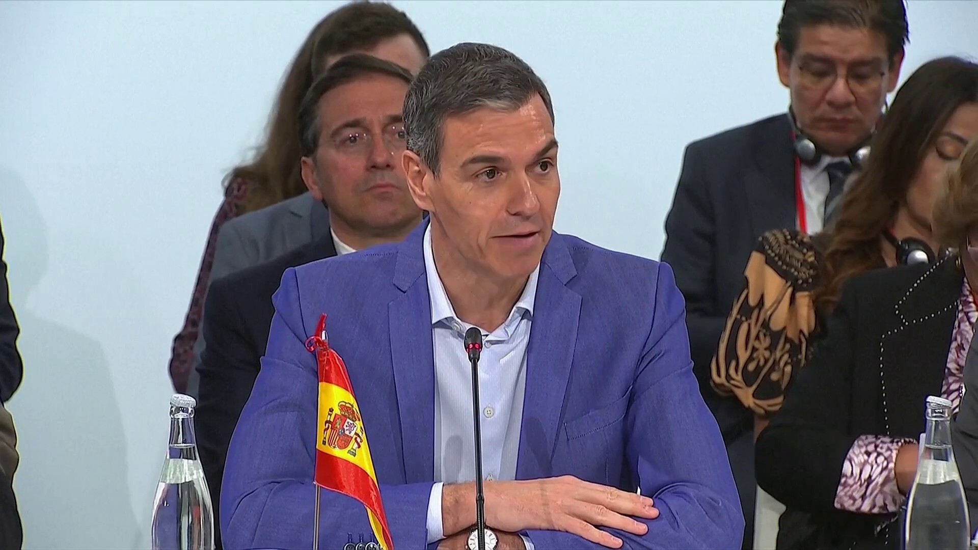 سانشيز: هناك تطبيع خطير مع استخدام القوة