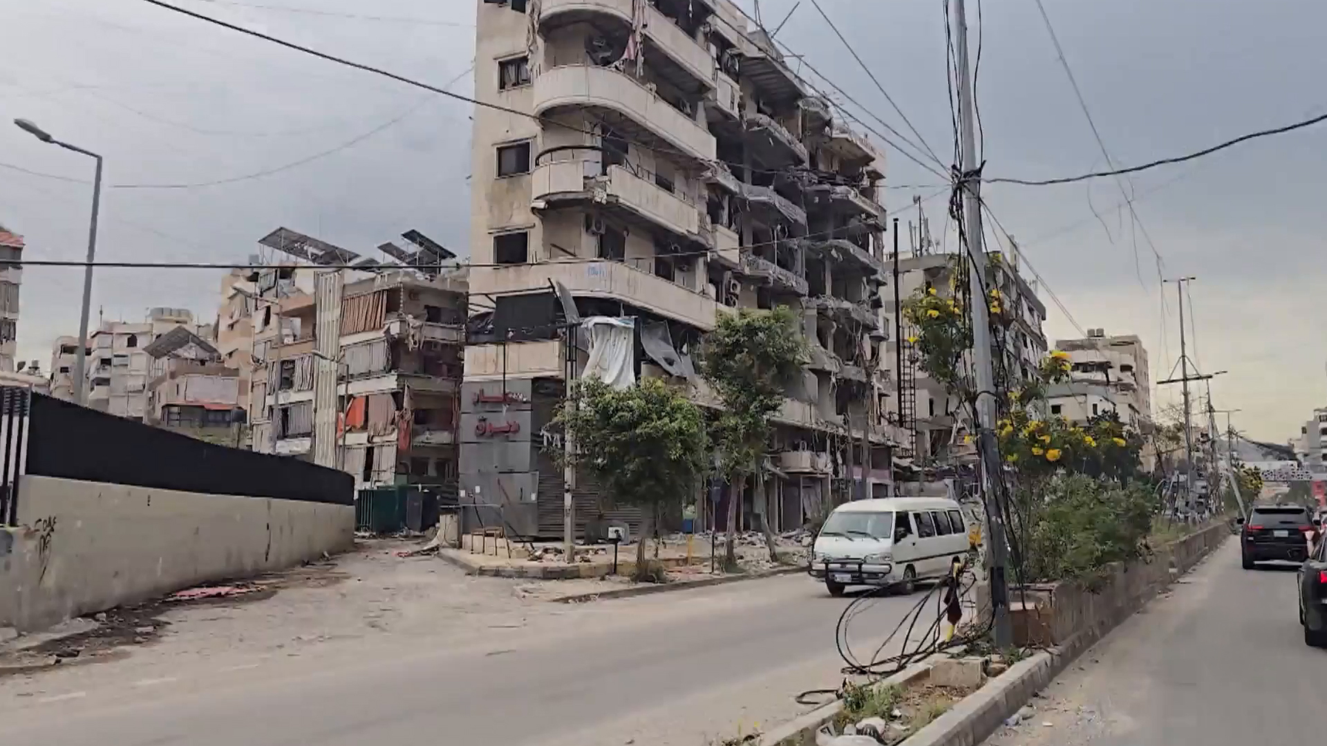 الضاحية الجنوبية لبيروت.. عودة حذرة وسط الدمار وترقب الهدنة