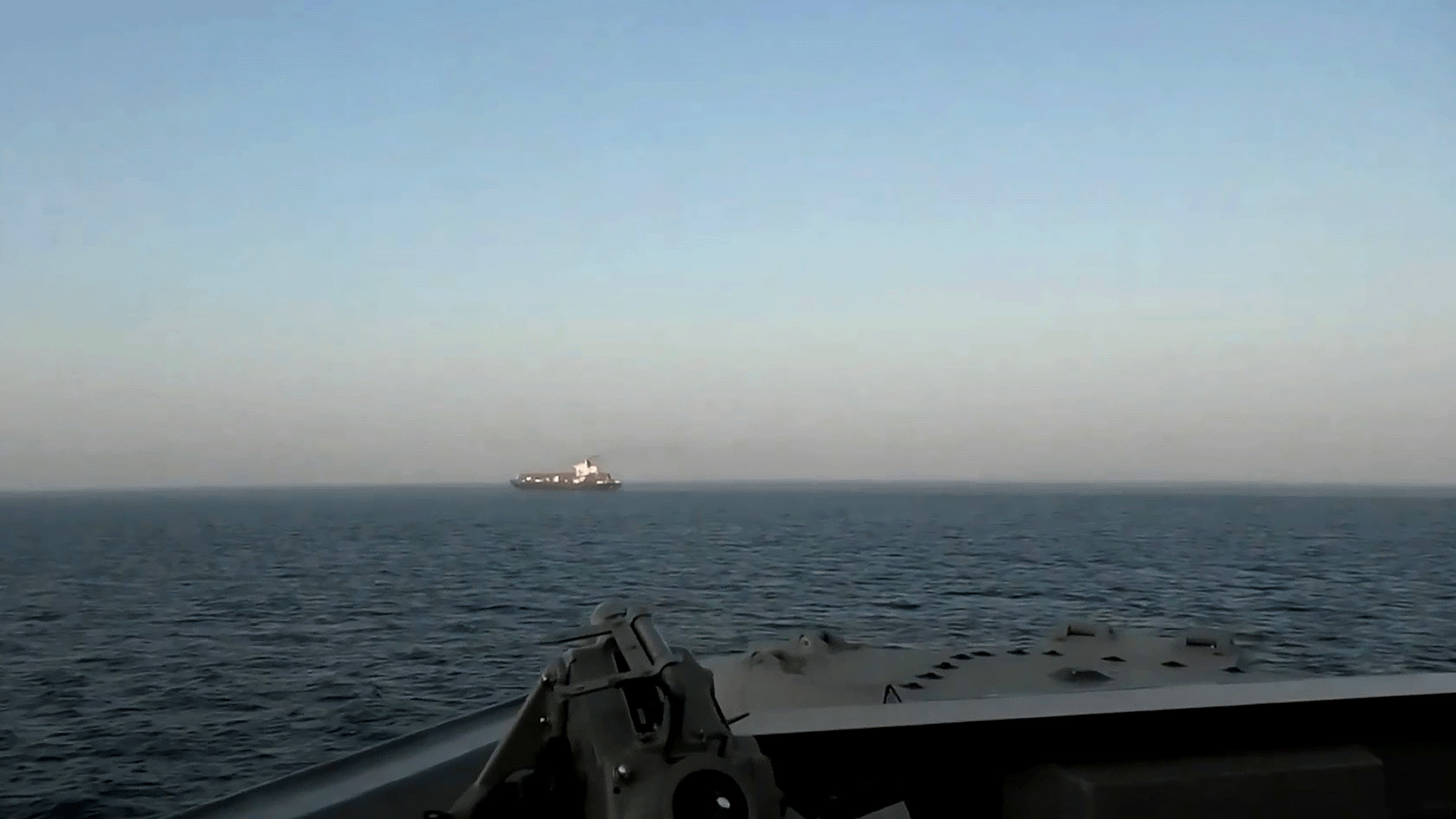 واشنطن وطهران.. هل يكسر احتجاز "توسكا" الجليد أم يطيح بالمفاوضات؟