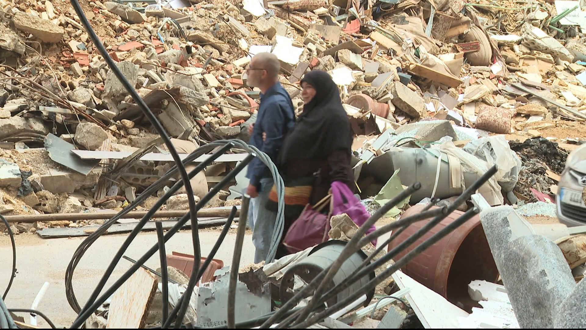 عودة حذرة.. سكان الضاحية الجنوبية لبيروت يترقبون الهدنة الهشة بقلق