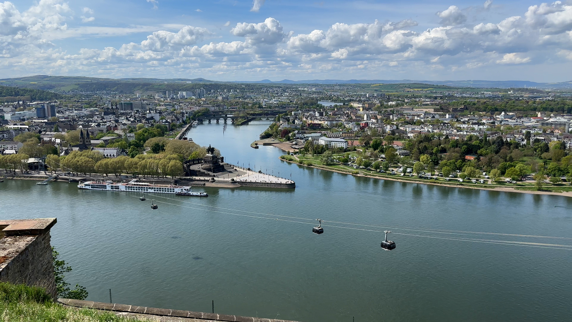 "الزاوية الألمانية".. التقاء النهرين الذي جمع أشلاء ألمانيا الممزقة