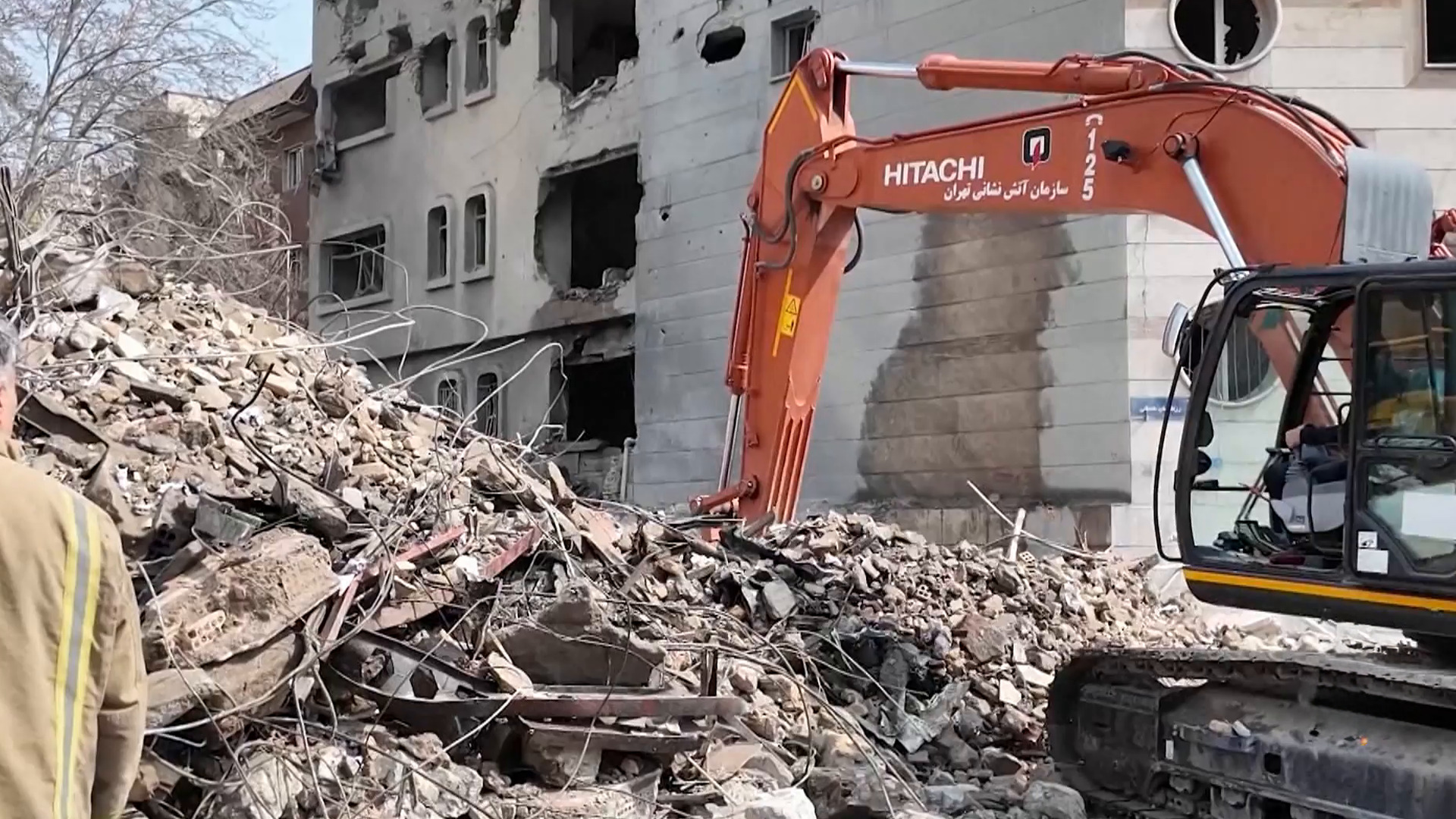 الجزيرة ترصد الدمار الذي خلفته الضربات الأمريكية والإسرائيلية على إيران