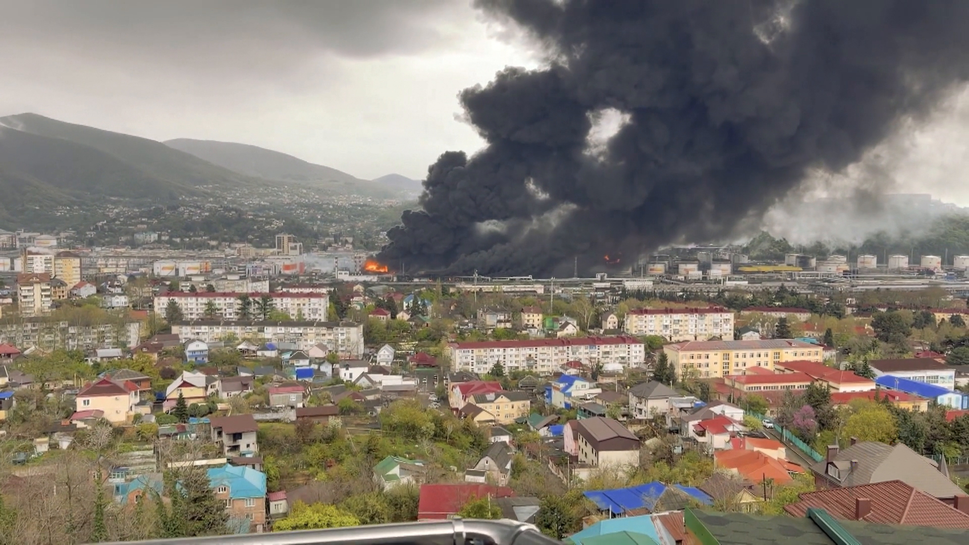 هجوم مسيّرات أوكرانية على ميناء توابسي الروسي