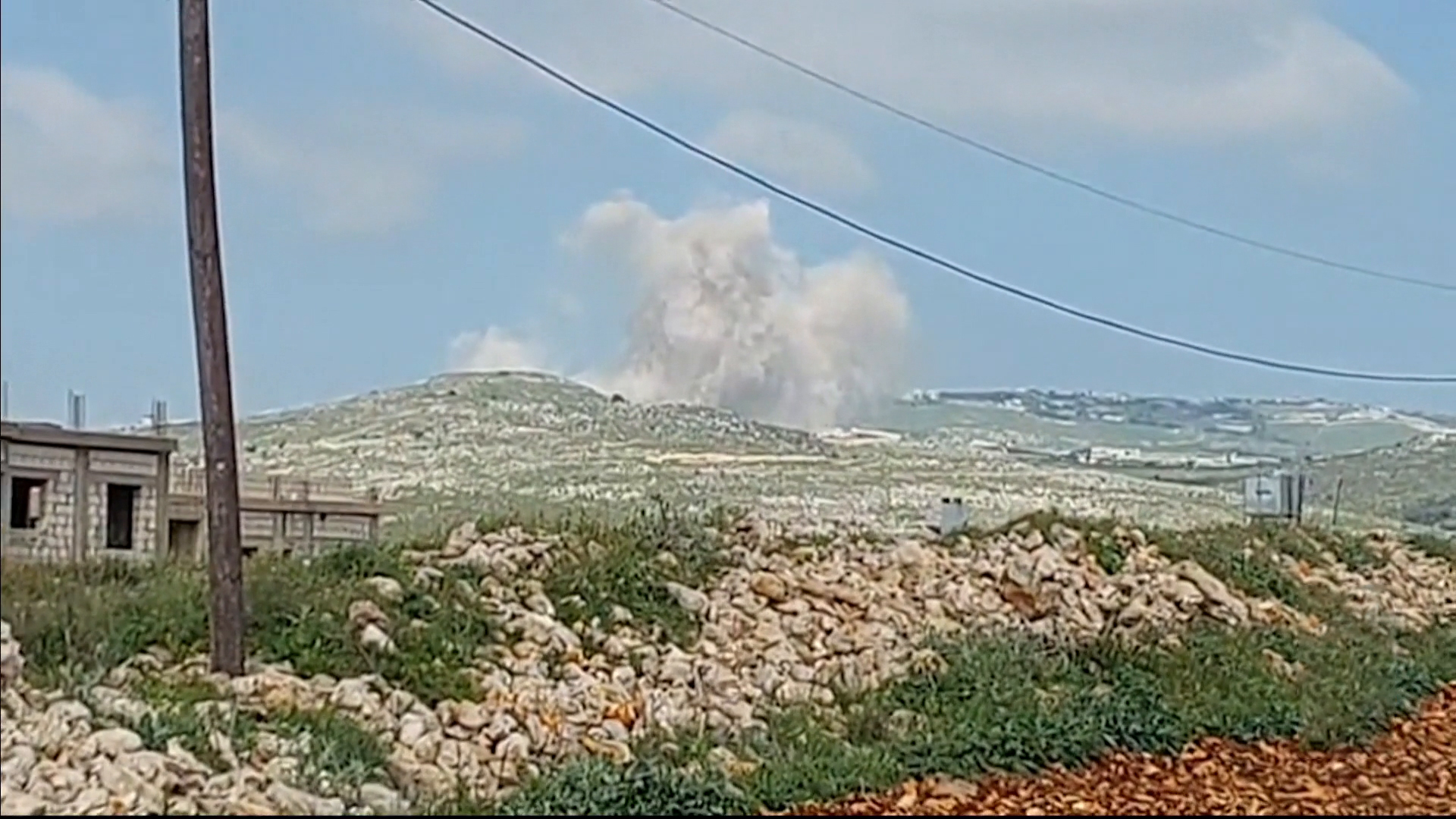 صحفيتان تحت النار.. حصار إسرائيلي يمنع إجلاء طاقم إعلامي جنوبي لبنان