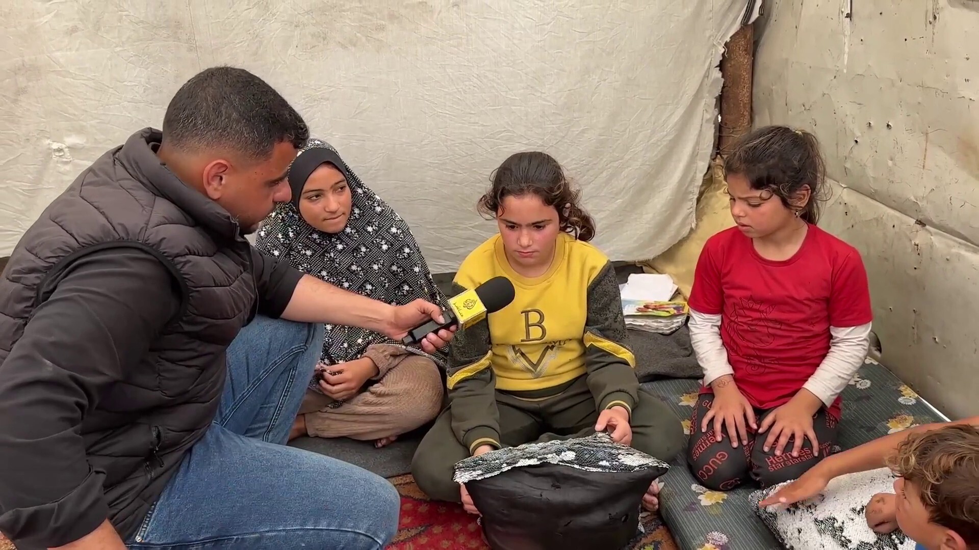 "اللّطَماء" في غزة.. عمل شاق وخوف دائم من نيران الاحتلال