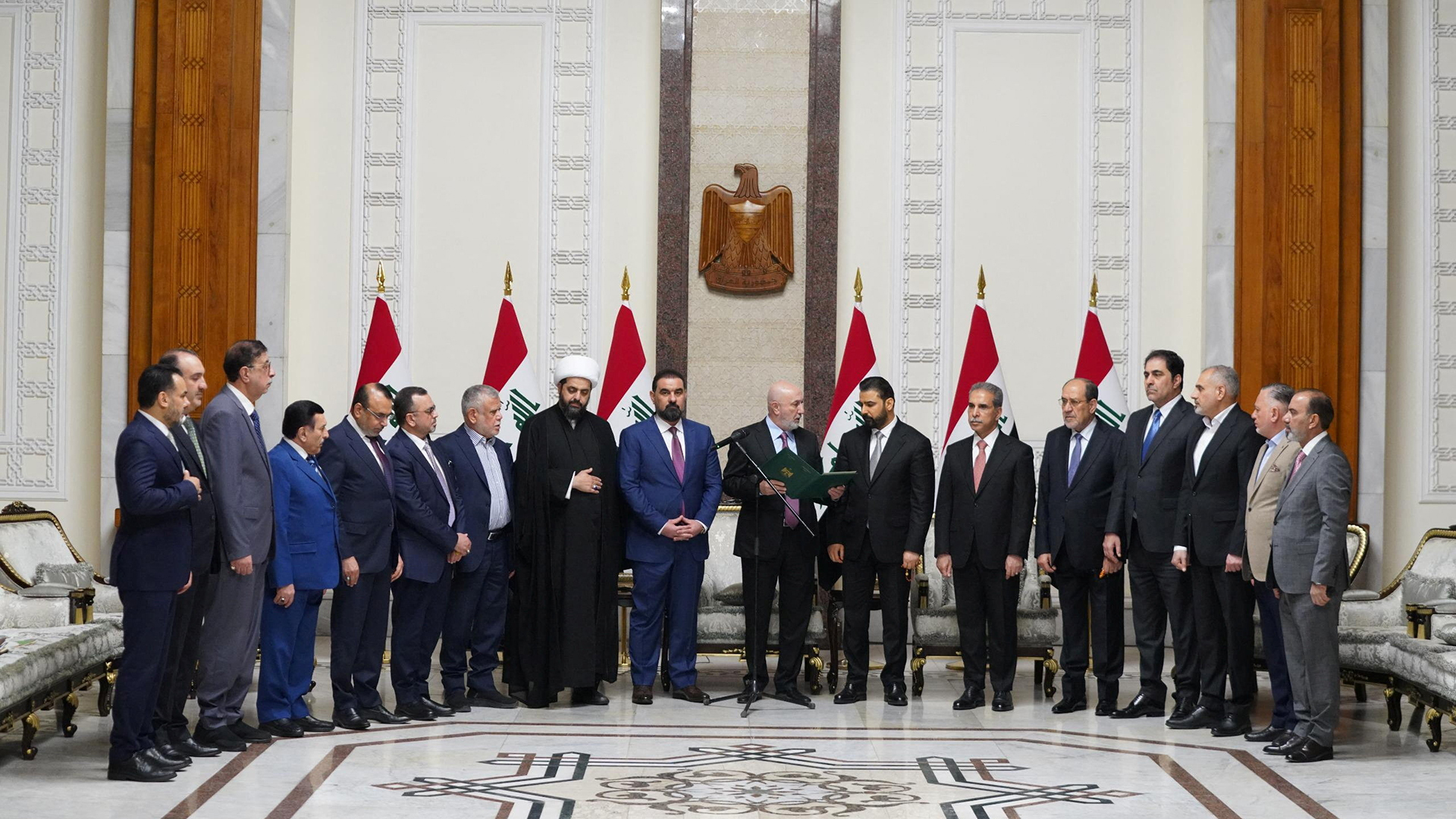 من الأزمة إلى الفرصة.. رهان عراقي على شخصية غير تقليدية