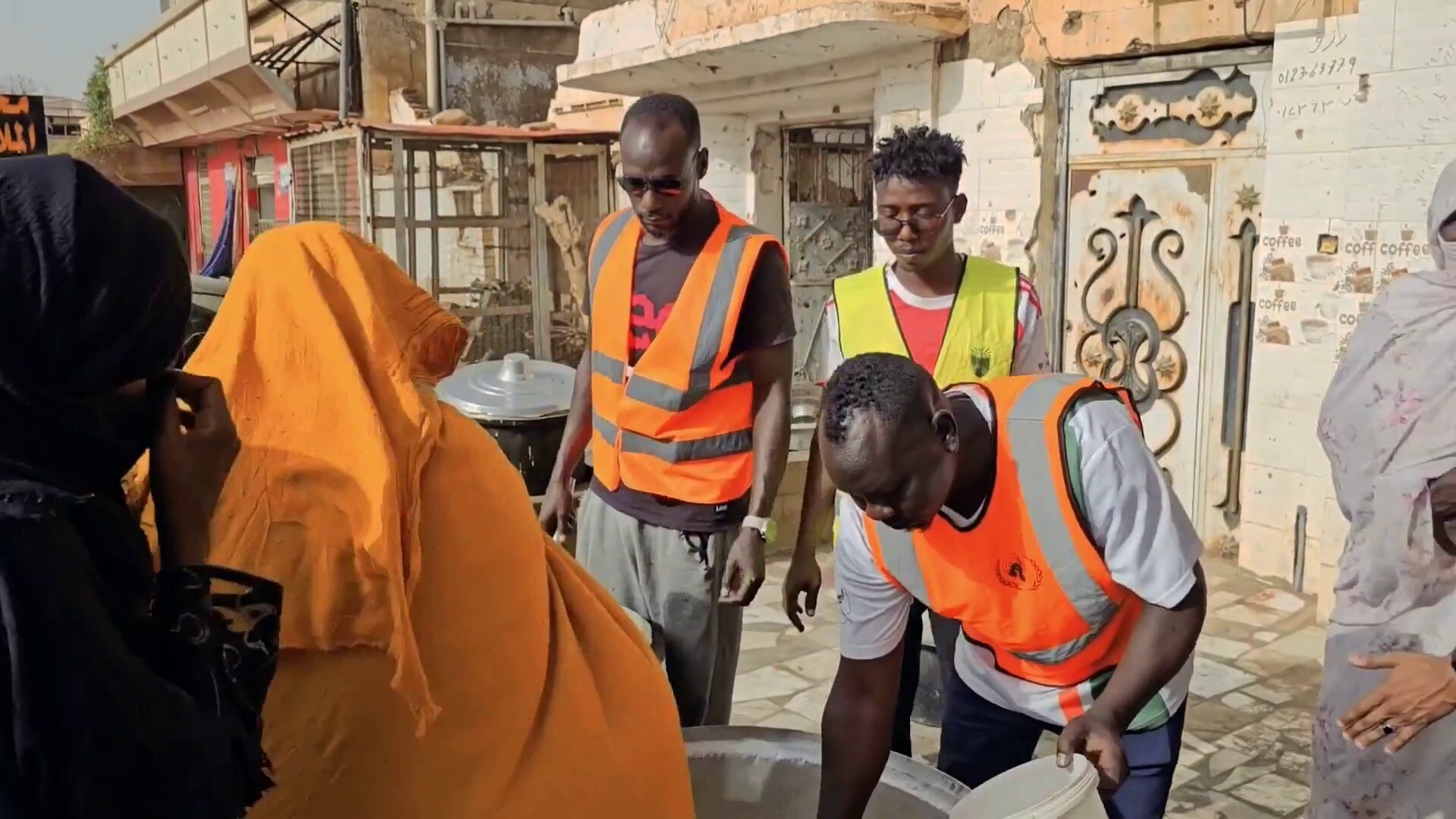 مطابخ خيرية في أم درمان تساعد المتضررين من الحرب