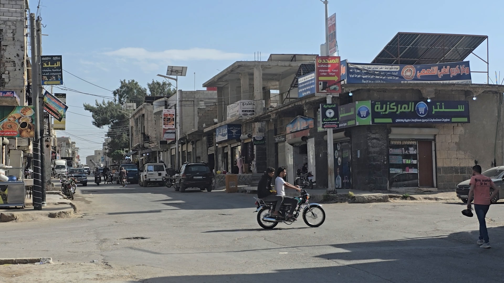 من جدران المدرسة إلى قفص الاتهام.. محاكمة عاطف نجيب تعيد جراح درعا