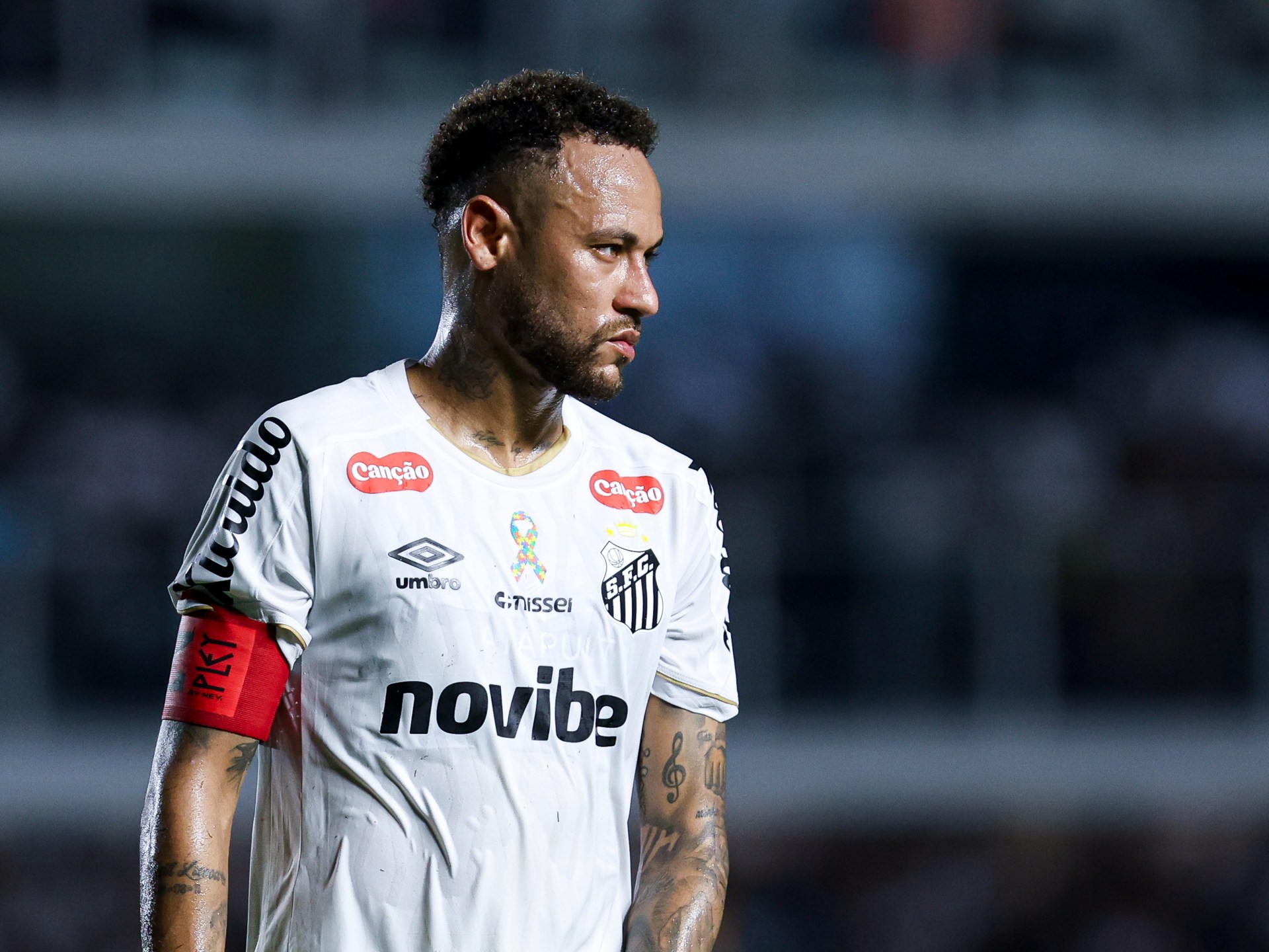 نيمار يواجه خطر الإيقاف لـ12 مباراة بسبب إساءة لفظية