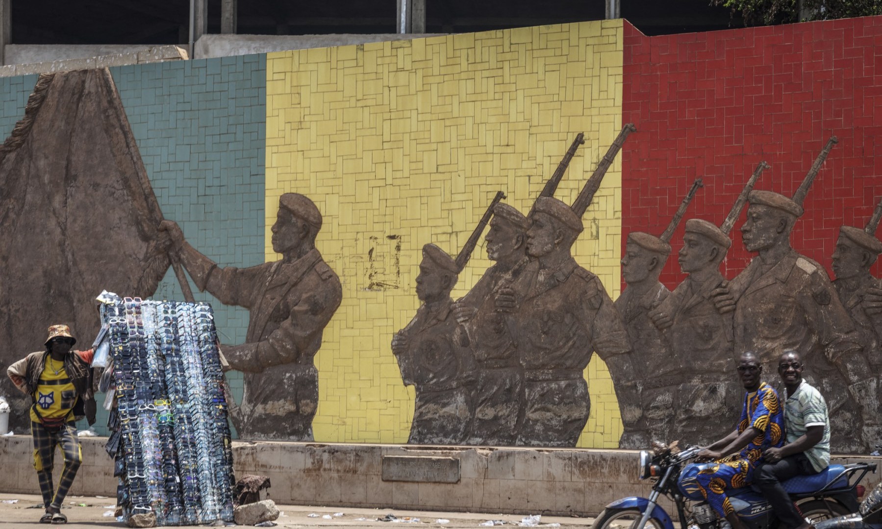 "تحالف الضرورة" يحاصر باماكو.. هل اقترب انهيار المجلس العسكري في مالي؟