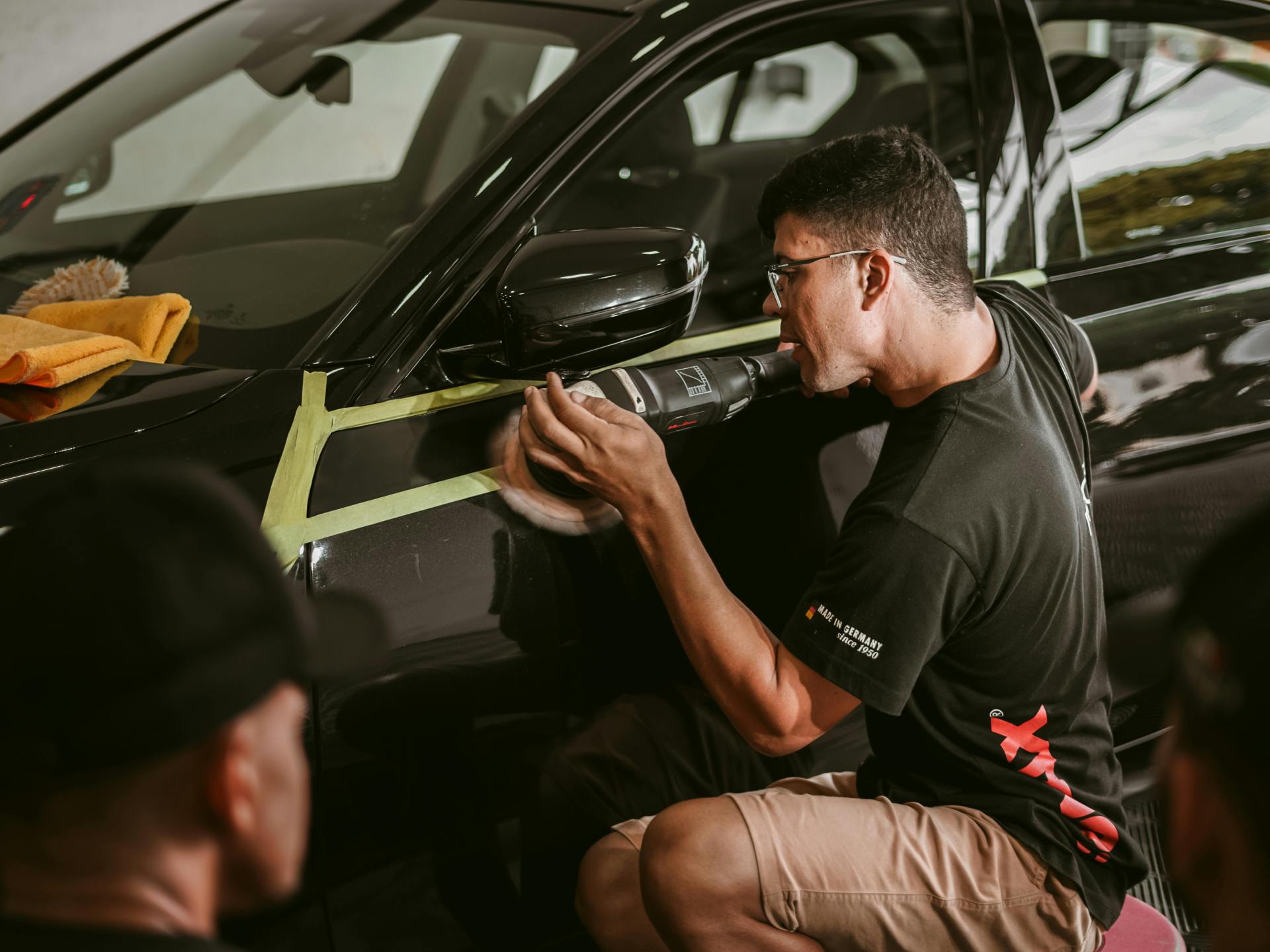 سيارتك في خطر.. عندما يكون اختيار فيلم الحماية الخاطئ كارثيا