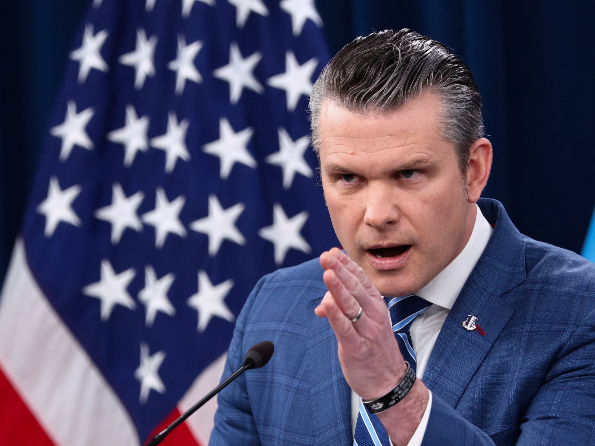 كاتب أمريكي: الوزير هيغسيث يرى في كل صاروخ ضد الخصوم قربانا لأجل الرب