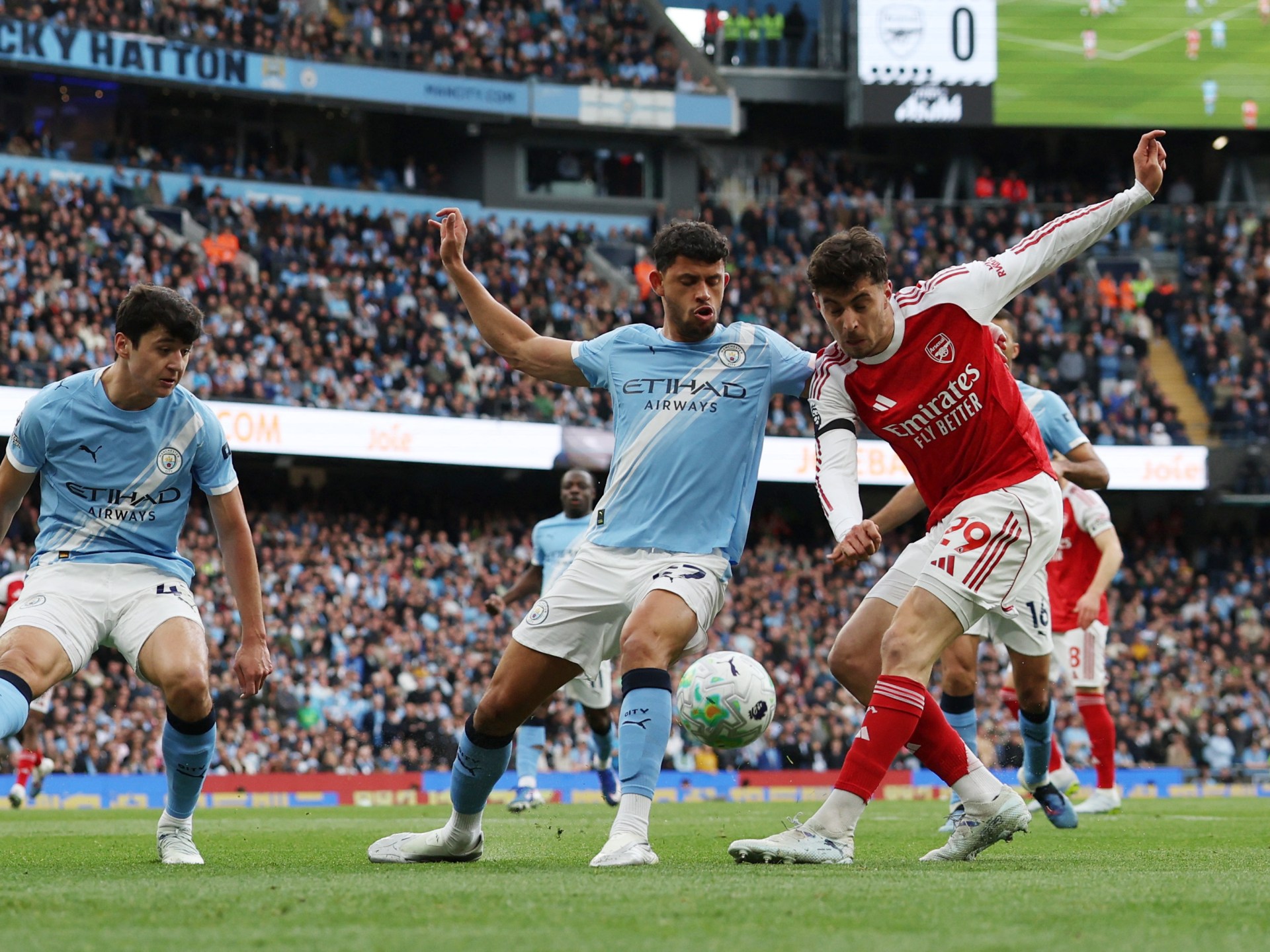 حاسوب عملاق يتوقع البطل والترتيب النهائي للدوري الإنجليزي