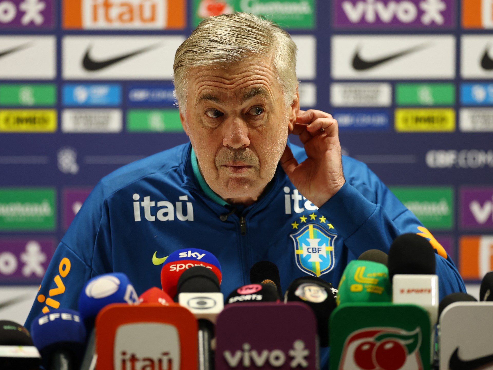 أنشيلوتي يكشف سبب فقدان الكرة الإيطالية بريقها