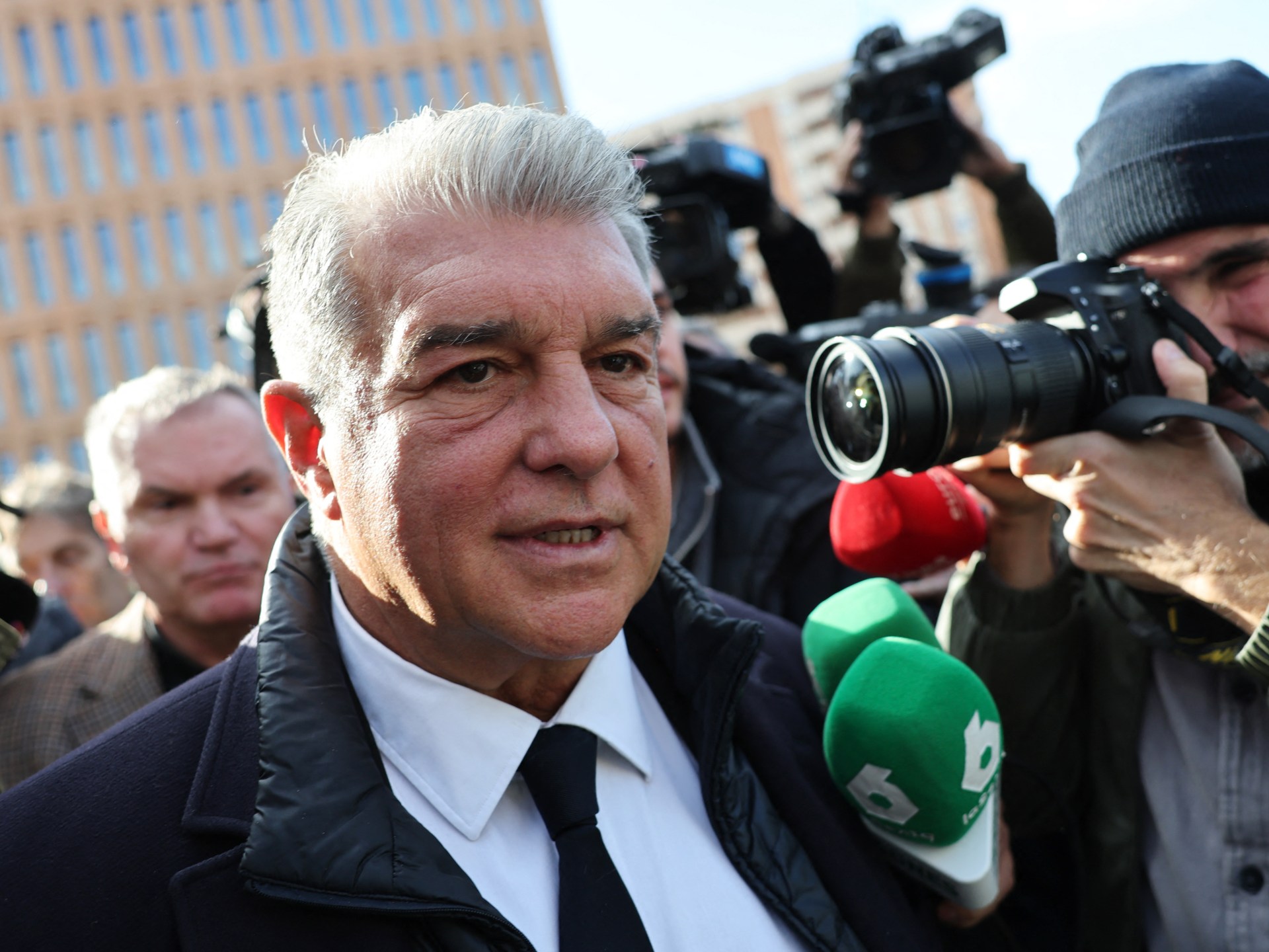 "عار وغير مقبول".. برشلونة يتقدم بشكوى جديدة إلى يويفا ضد التحكيم