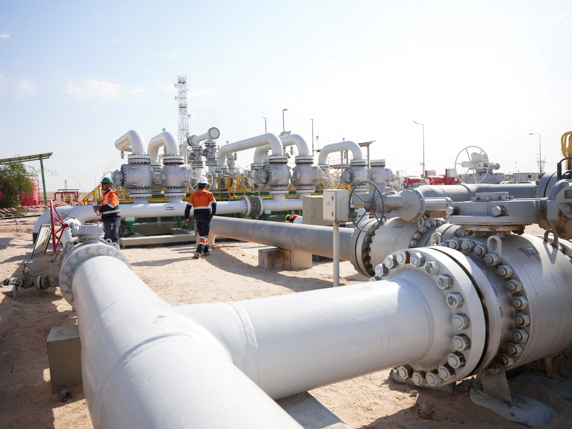 الحرب تدفع العراق لبحث إحياء خط أنابيب نفط مع السعودية