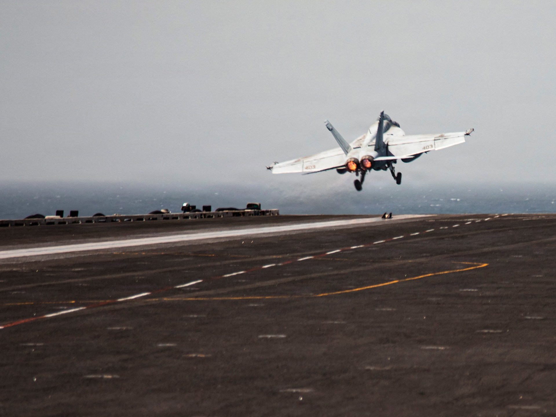 مصير الطيار الأمريكي المفقود.. 3 سيناريوهات ستغير مسار الحرب على إيران